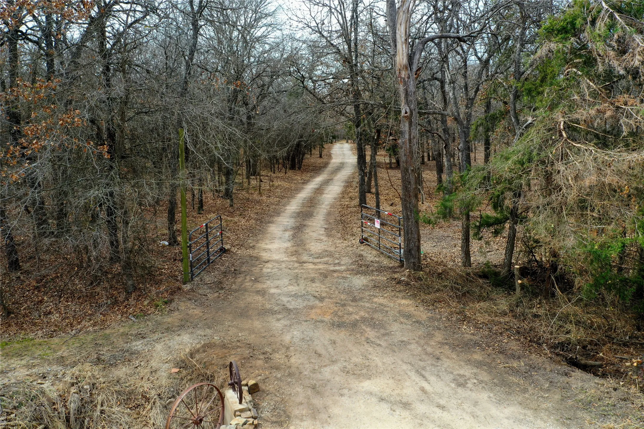 Single Family Residence For Sale in Wise County , 322 Wild Wood Drive, Decatur, Texas 76234, 4 Bedroom, 3 Bathroom, Garage spaces, 3,789 Sqft, built in 1994, Preowned, mls#21165389, Real Estate Agent in Decatur, Homes For Sale in Wise county, Homes For Sale in Decatur, Realtor in Decatur Texas, Real Estate Brokerage Independent Realty Texas, Luminita Cordes Realtor