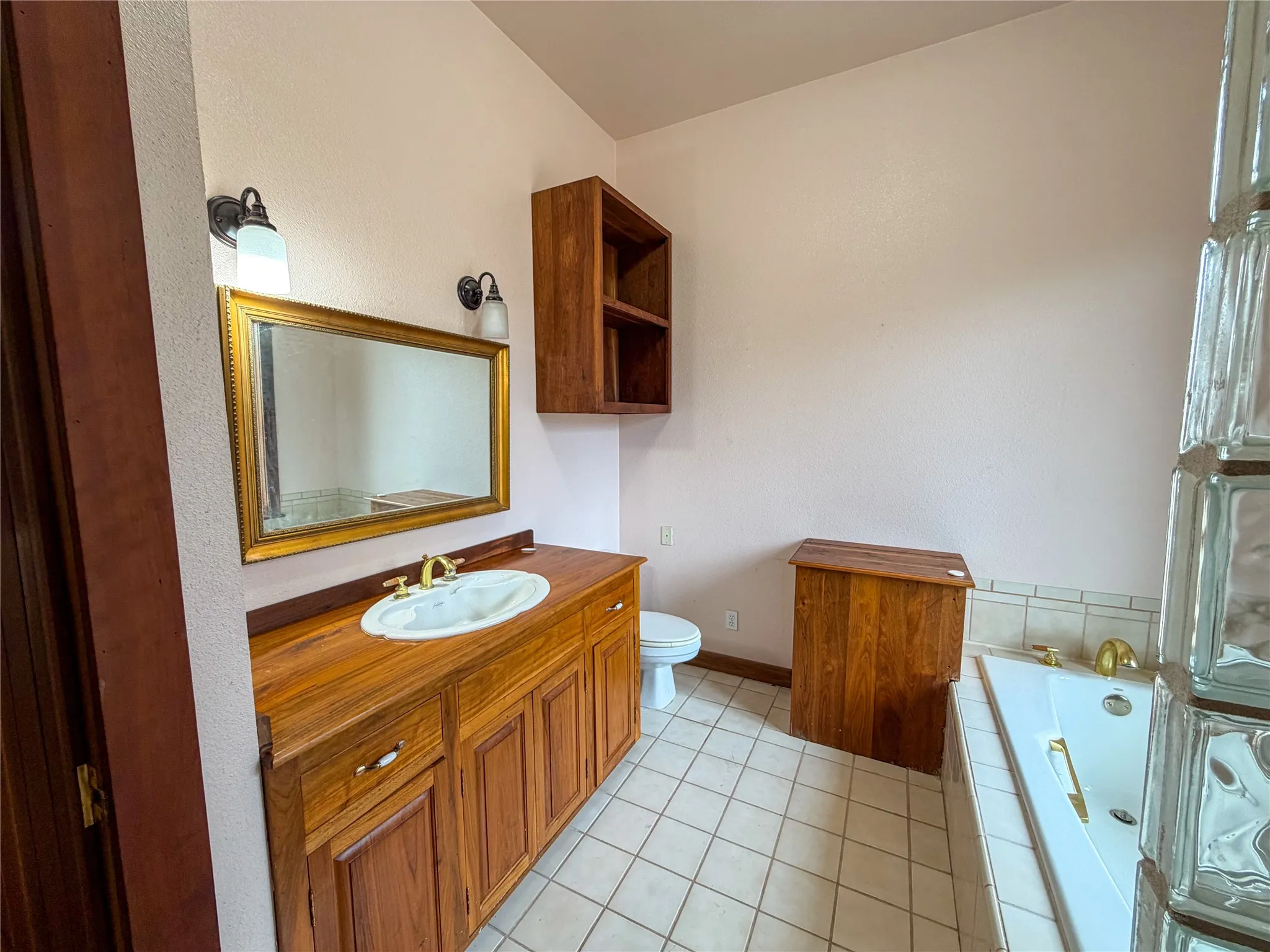 Single Family Residence For Sale in Wise County , 322 Wild Wood Drive, Decatur, Texas 76234, 4 Bedroom, 3 Bathroom, Garage spaces, 3,789 Sqft, built in 1994, Preowned, mls#21165389, Real Estate Agent in Decatur, Homes For Sale in Wise county, Homes For Sale in Decatur, Realtor in Decatur Texas, Real Estate Brokerage Independent Realty Texas, Luminita Cordes Realtor