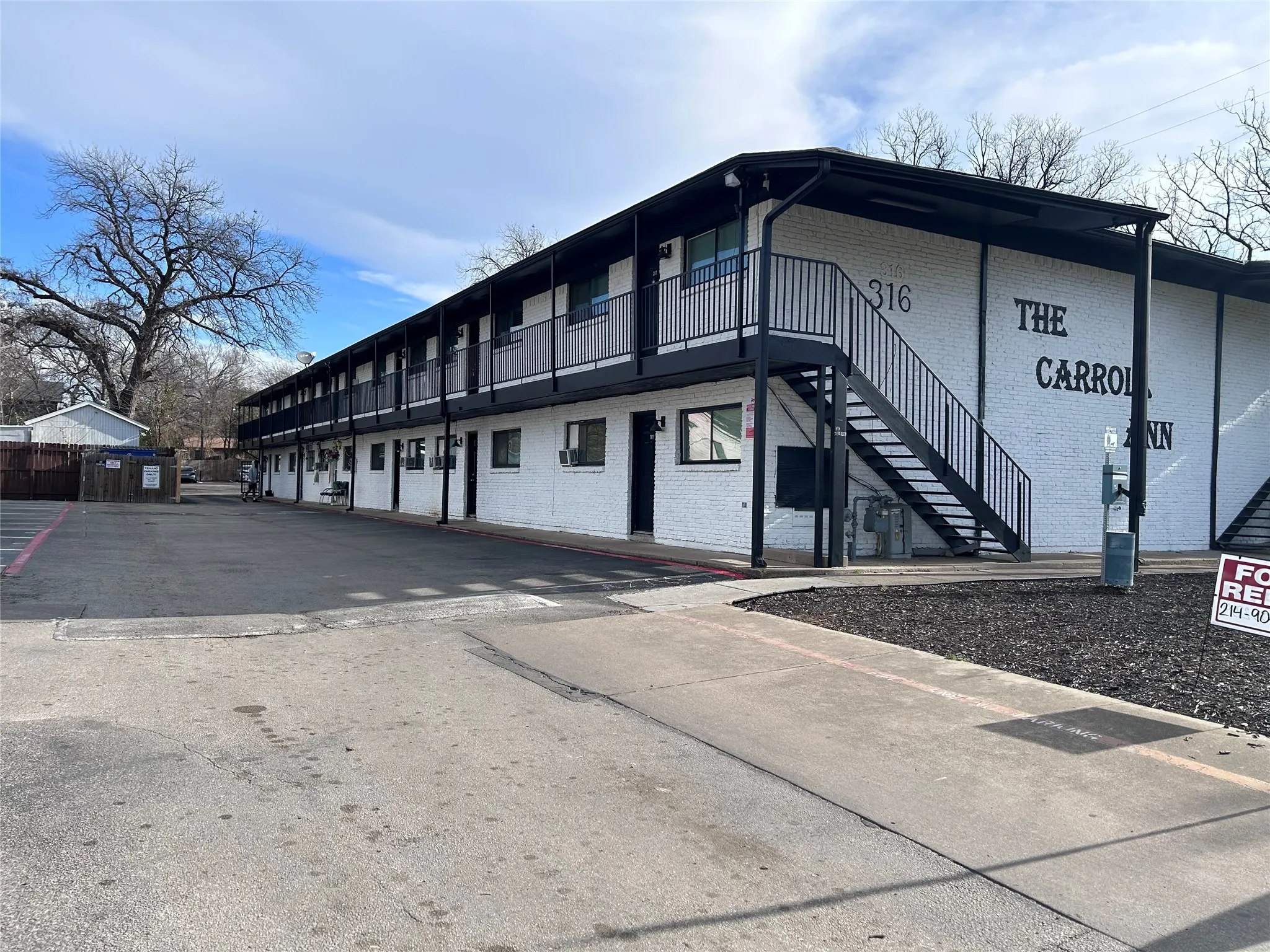 Apartment For Rent in Dallas County , 316 N Carroll Avenue, Dallas, Texas 75246, 1 Bedroom, 1 Bathroom, Garage spaces, 7,399 Sqft, built in 1962, Price $1,025, mls#21175292, Real Estate Agent in Dallas, Homes For Rent in Dallas county, Homes For Rent in Dallas, Realtor in Dallas Texas, Real Estate Brokerage Independent Realty Texas, Luminita Cordes Realtor