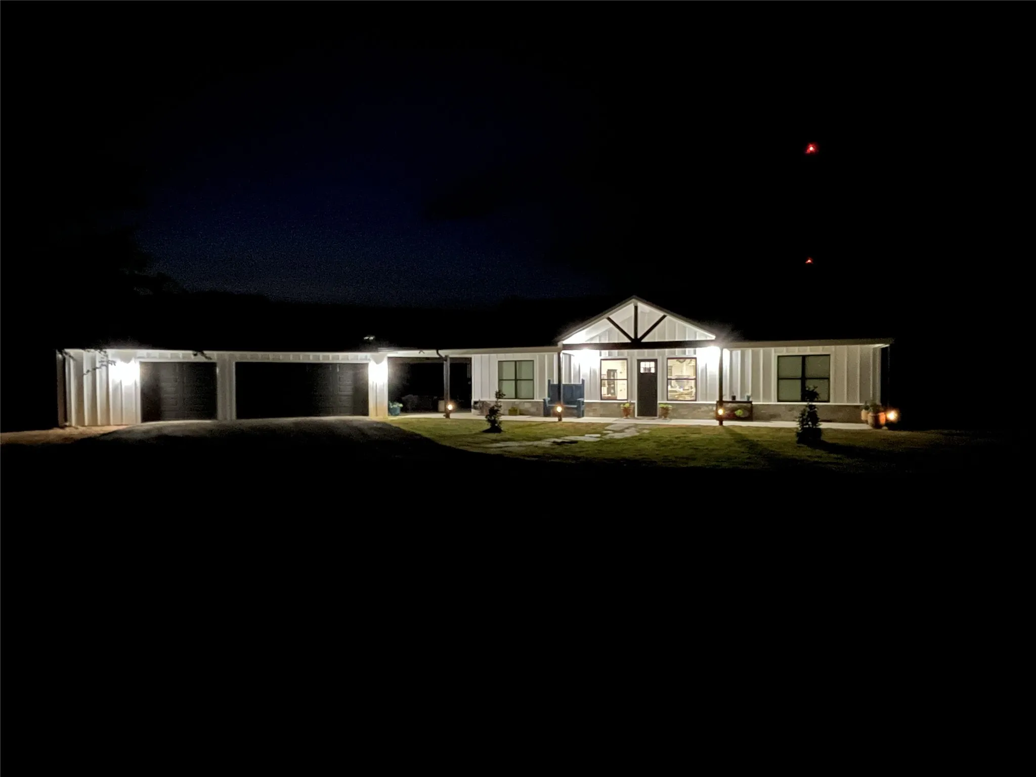 Single Family Residence For Sale in Mc Lennan County , 1652 Mount Moriah Road, Riesel, Texas 76682, 3 Bedroom, 3 Bathroom, 3 Garage spaces, 2,690 Sqft, built in 2023, mls#21175172, Real Estate Agent in Riesel, Homes For Sale in Mc Lennan county, Homes For Sale in Riesel, Realtor in Riesel Texas, Real Estate Brokerage Independent Realty Texas, Luminita Cordes Realtor