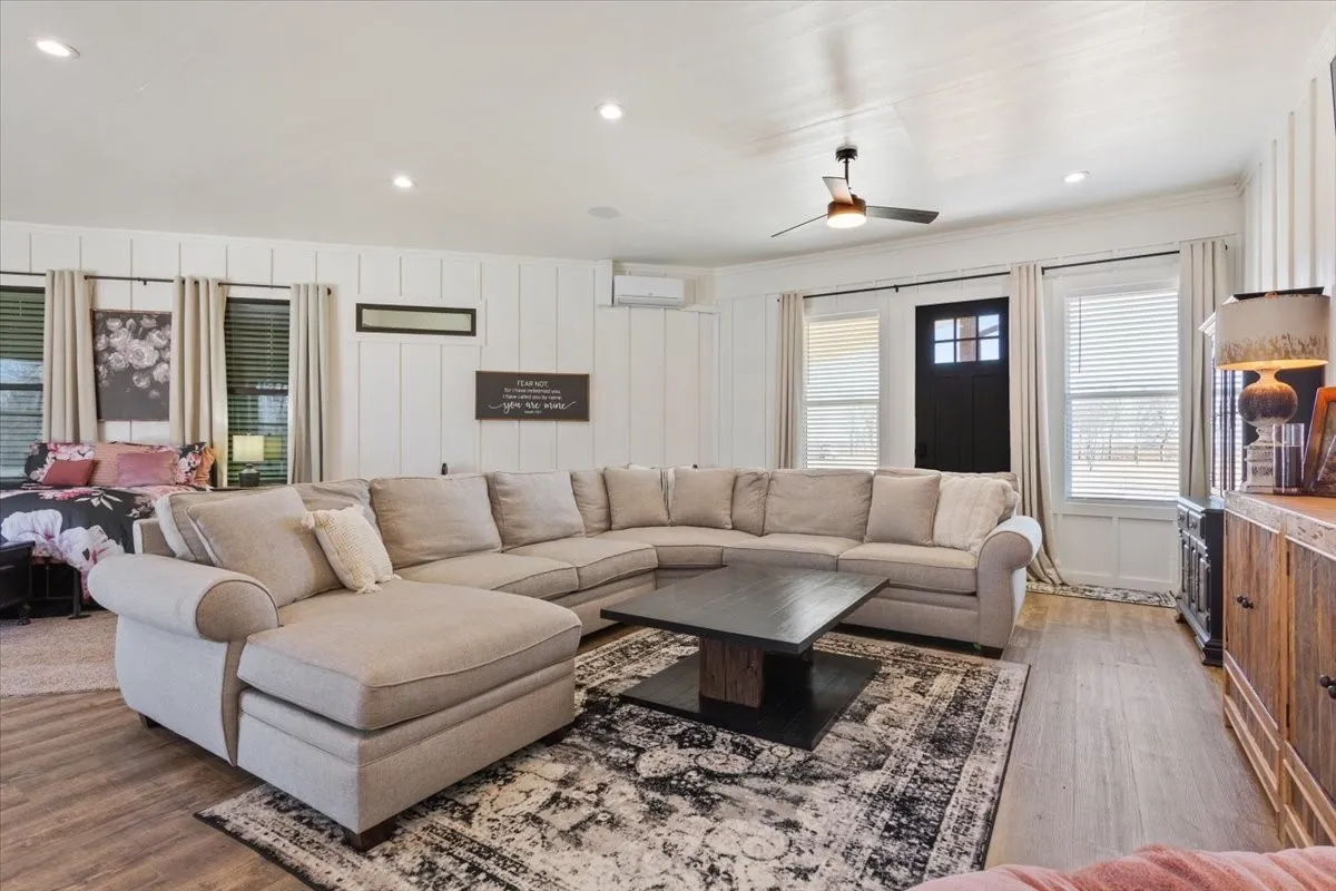 Single Family Residence For Sale in Mc Lennan County , 1652 Mount Moriah Road, Riesel, Texas 76682, 3 Bedroom, 3 Bathroom, 3 Garage spaces, 2,690 Sqft, built in 2023, mls#21175172, Real Estate Agent in Riesel, Homes For Sale in Mc Lennan county, Homes For Sale in Riesel, Realtor in Riesel Texas, Real Estate Brokerage Independent Realty Texas, Luminita Cordes Realtor