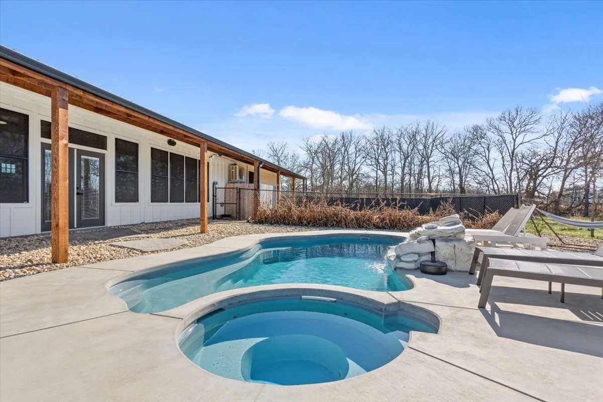 Single Family Residence For Sale in Mc Lennan County , 1652 Mount Moriah Road, Riesel, Texas 76682, 3 Bedroom, 3 Bathroom, 3 Garage spaces, 2,690 Sqft, built in 2023, mls#21175172, Real Estate Agent in Riesel, Homes For Sale in Mc Lennan county, Homes For Sale in Riesel, Realtor in Riesel Texas, Real Estate Brokerage Independent Realty Texas, Luminita Cordes Realtor