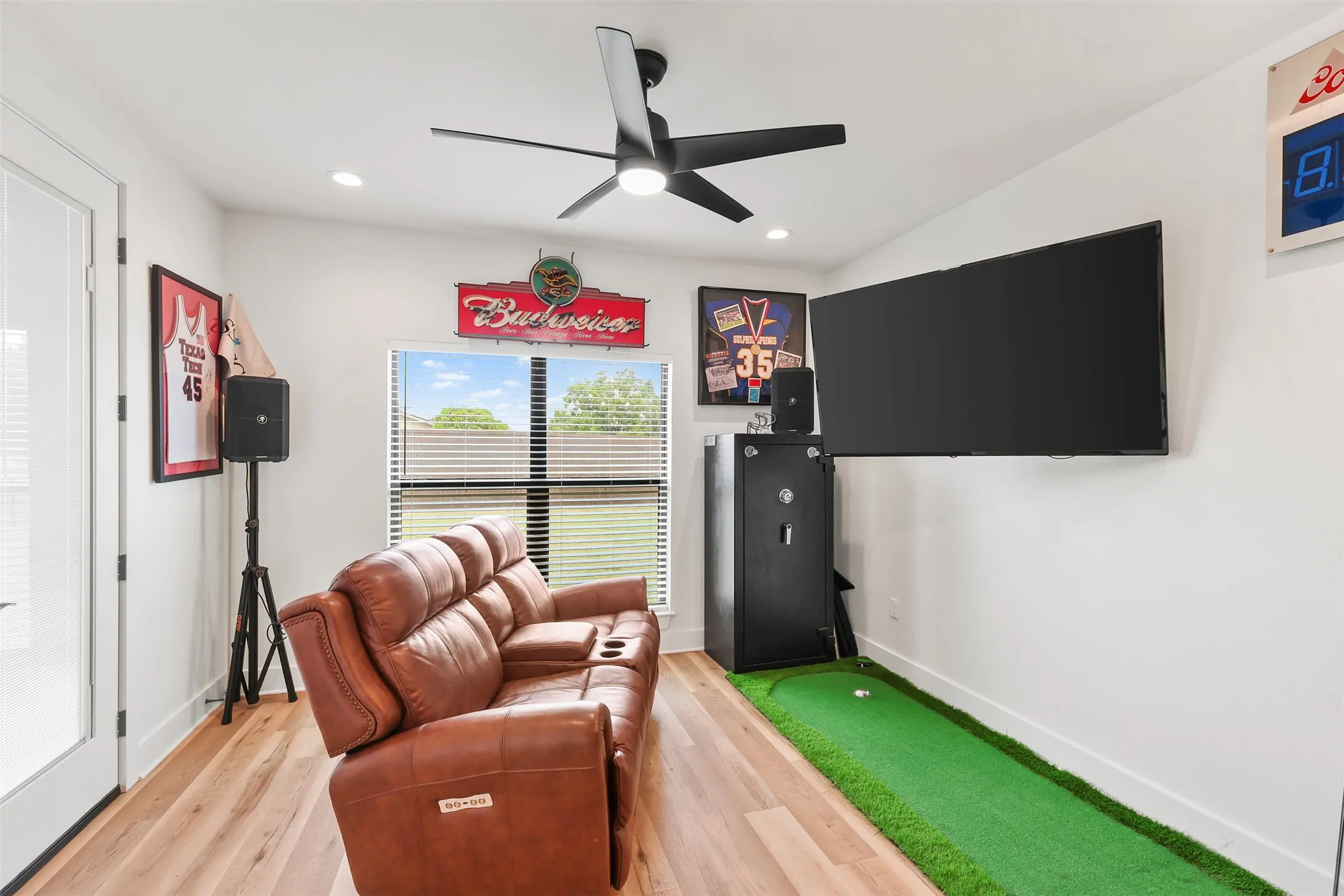 Single Family Residence For Sale in Hopkins County , 11 Nicklaus Drive, Sulphur Springs, Texas 75482, 3 Bedroom, 3 Bathroom, 2 Garage spaces, 2,200 Sqft, built in 2021, Preowned, mls#21175404, Real Estate Agent in Sulphur Springs, Homes For Sale in Hopkins county, Homes For Sale in Sulphur Springs, Realtor in Sulphur Springs Texas, Real Estate Brokerage Independent Realty Texas, Luminita Cordes Realtor
