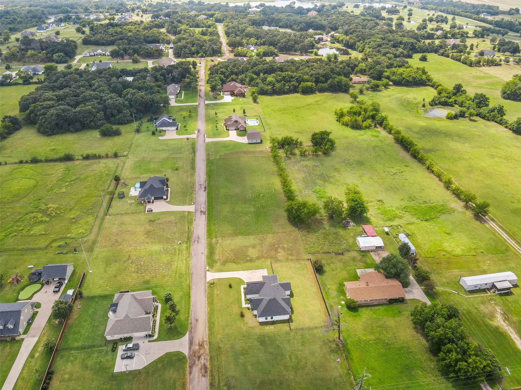 Single Family Residence For Sale in Hopkins County , 11 Nicklaus Drive, Sulphur Springs, Texas 75482, 3 Bedroom, 3 Bathroom, 2 Garage spaces, 2,200 Sqft, built in 2021, Preowned, mls#21175404, Real Estate Agent in Sulphur Springs, Homes For Sale in Hopkins county, Homes For Sale in Sulphur Springs, Realtor in Sulphur Springs Texas, Real Estate Brokerage Independent Realty Texas, Luminita Cordes Realtor