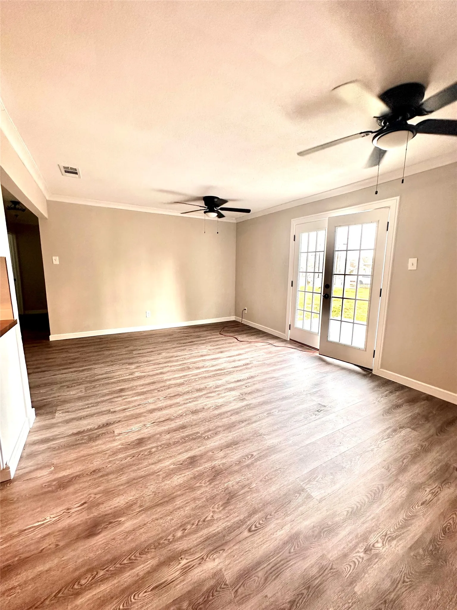 Single Family Residence For Sale in Dallas County , 1322 Shorecrest Drive, Garland, Texas 75040, 3 Bedroom, 2 Bathroom, Garage spaces, 1,172 Sqft, built in 1969, mls#21175414, Real Estate Agent in Garland, Homes For Sale in Dallas county, Homes For Sale in Garland, Realtor in Garland Texas, Real Estate Brokerage Independent Realty Texas, Luminita Cordes Realtor