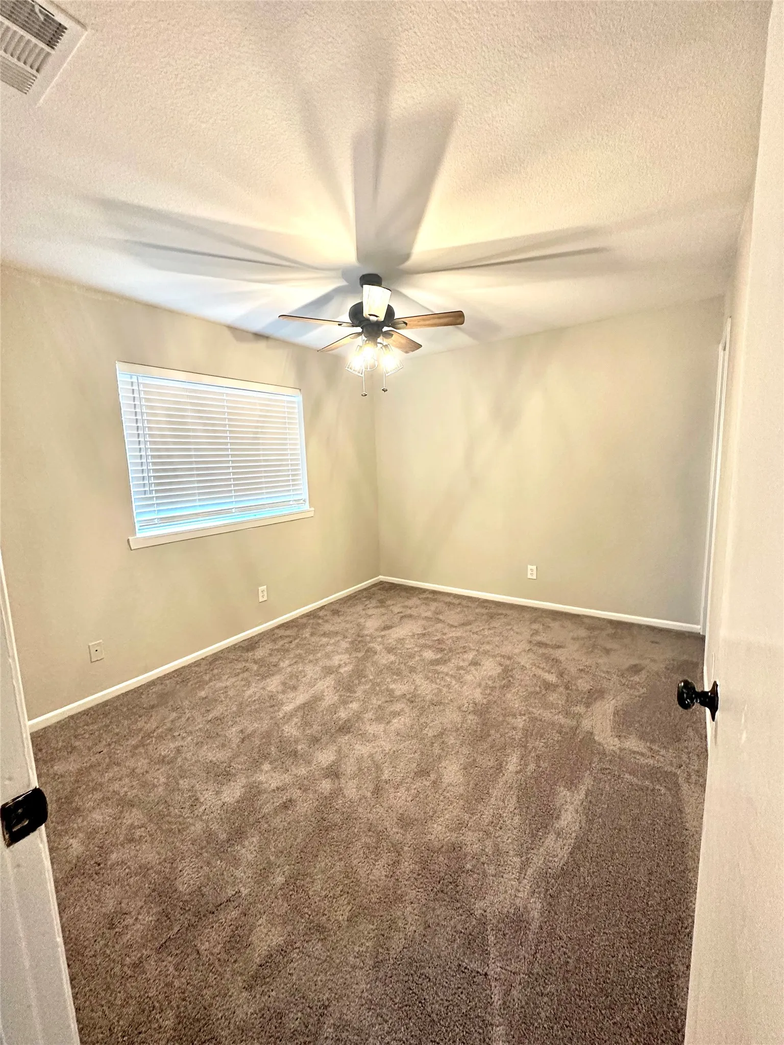 Single Family Residence For Sale in Dallas County , 1322 Shorecrest Drive, Garland, Texas 75040, 3 Bedroom, 2 Bathroom, Garage spaces, 1,172 Sqft, built in 1969, mls#21175414, Real Estate Agent in Garland, Homes For Sale in Dallas county, Homes For Sale in Garland, Realtor in Garland Texas, Real Estate Brokerage Independent Realty Texas, Luminita Cordes Realtor