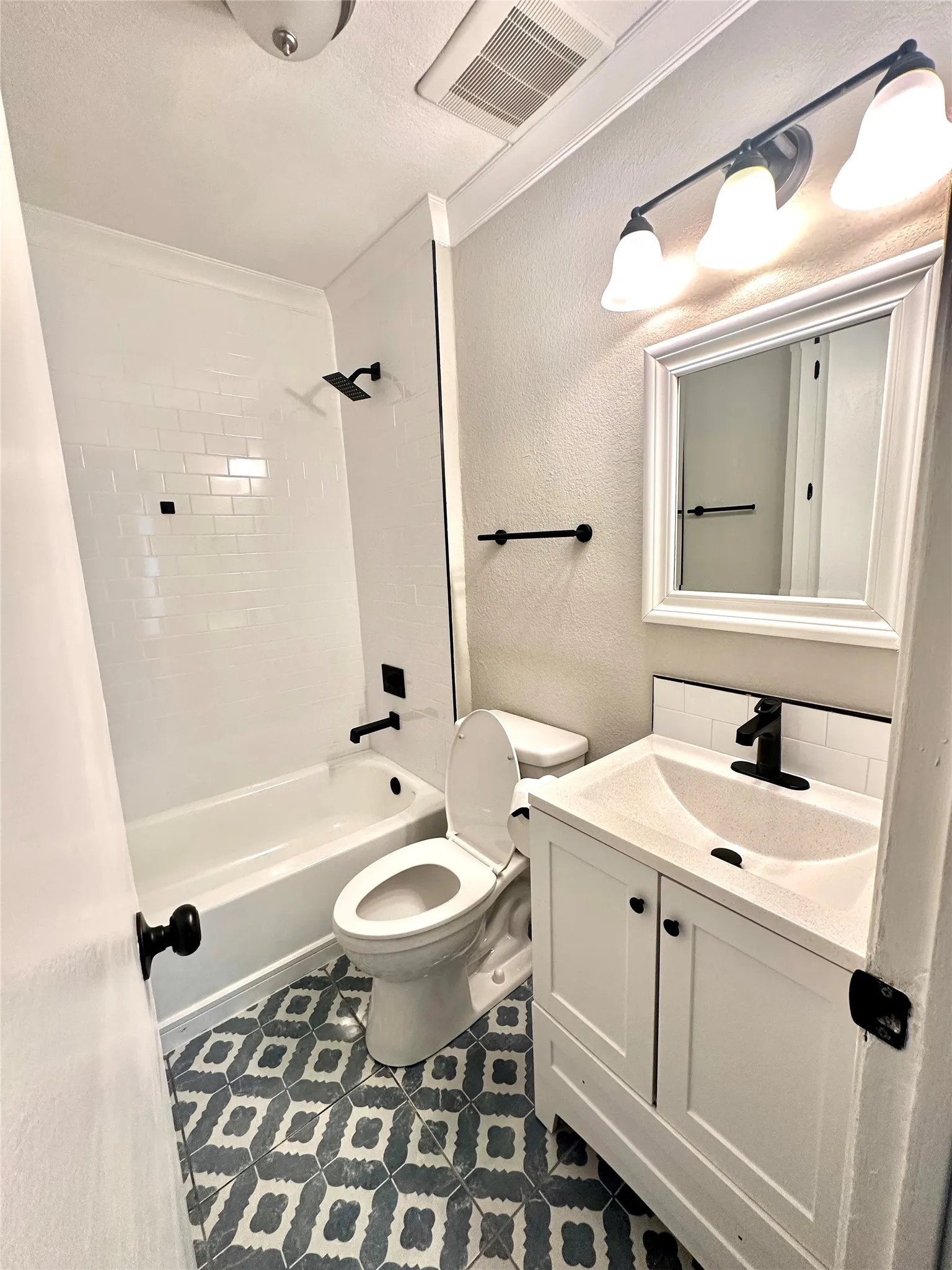 Single Family Residence For Sale in Dallas County , 1322 Shorecrest Drive, Garland, Texas 75040, 3 Bedroom, 2 Bathroom, Garage spaces, 1,172 Sqft, built in 1969, mls#21175414, Real Estate Agent in Garland, Homes For Sale in Dallas county, Homes For Sale in Garland, Realtor in Garland Texas, Real Estate Brokerage Independent Realty Texas, Luminita Cordes Realtor