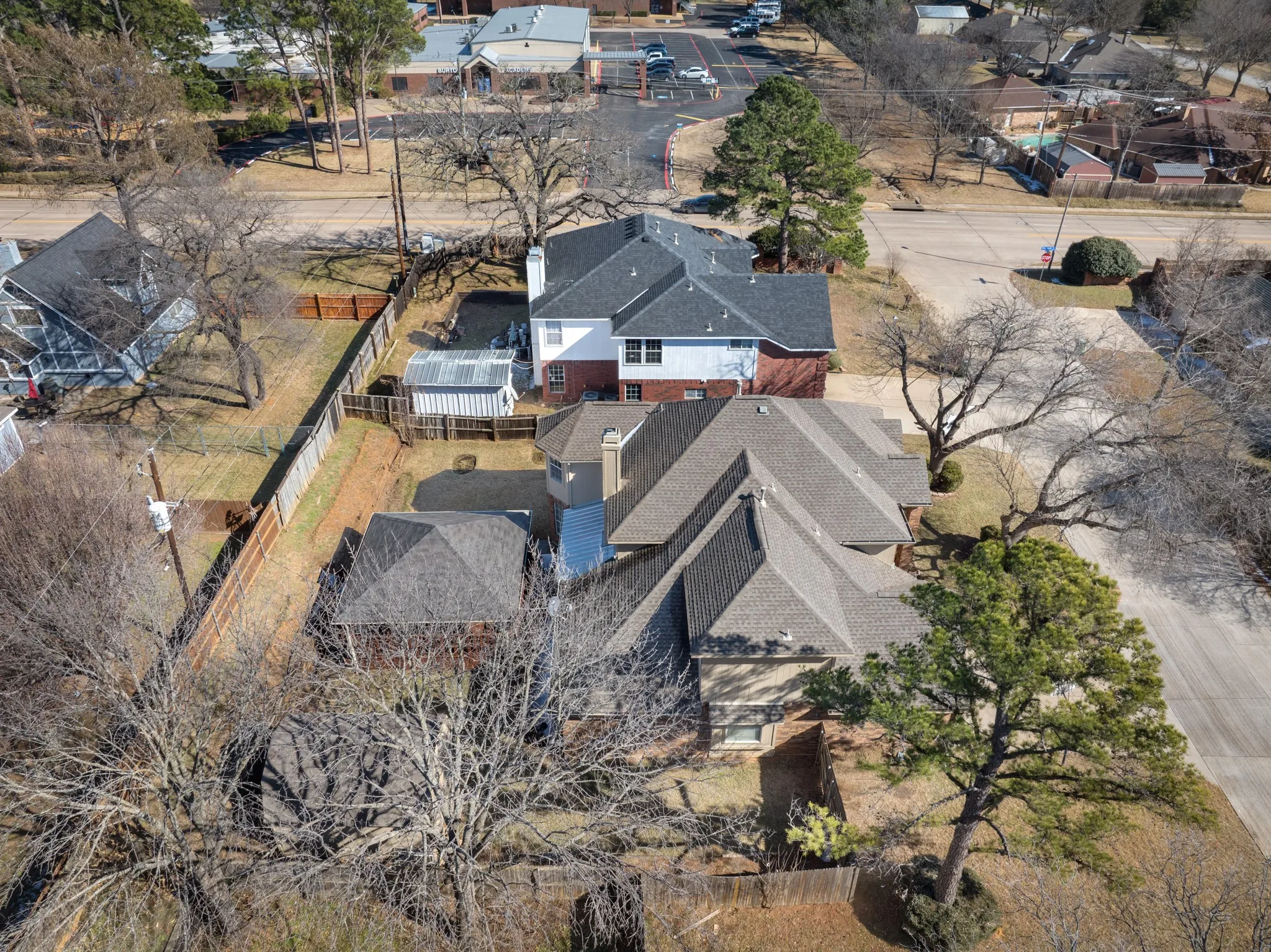 Single Family Residence For Sale in Tarrant County , 4303 Solitude Court, Arlington, Texas 76017, 5 Bedroom, 4 Bathroom, 2 Garage spaces, 2,922 Sqft, built in 1992, Preowned, mls#21167885, Real Estate Agent in Arlington, Homes For Sale in Tarrant county, Homes For Sale in Arlington, Realtor in Arlington Texas, Real Estate Brokerage Independent Realty Texas, Luminita Cordes Realtor
