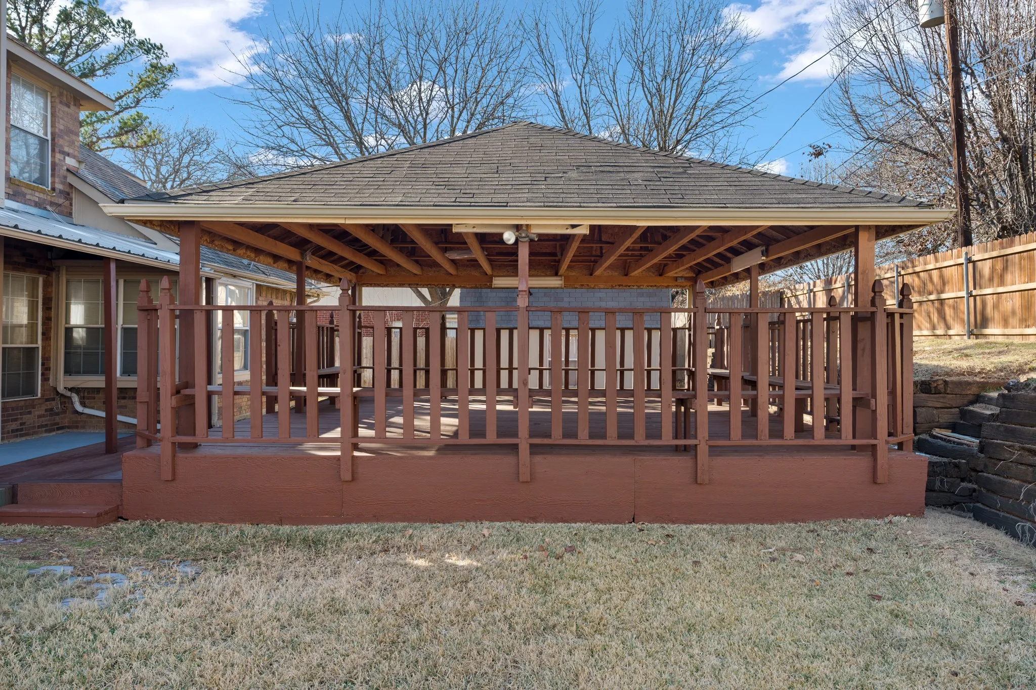 Single Family Residence For Sale in Tarrant County , 4303 Solitude Court, Arlington, Texas 76017, 5 Bedroom, 4 Bathroom, 2 Garage spaces, 2,922 Sqft, built in 1992, Preowned, mls#21167885, Real Estate Agent in Arlington, Homes For Sale in Tarrant county, Homes For Sale in Arlington, Realtor in Arlington Texas, Real Estate Brokerage Independent Realty Texas, Luminita Cordes Realtor