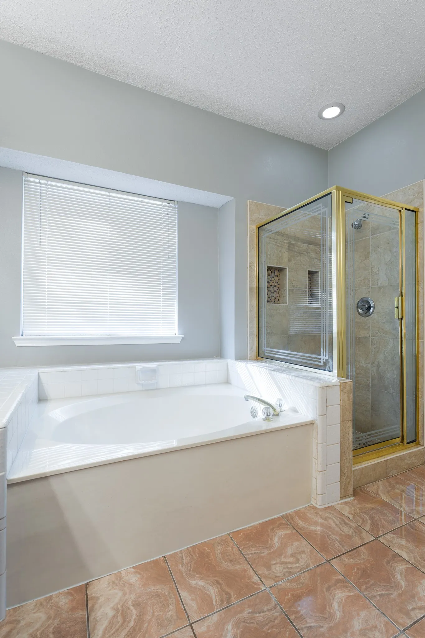 Single Family Residence For Sale in Tarrant County , 4303 Solitude Court, Arlington, Texas 76017, 5 Bedroom, 4 Bathroom, 2 Garage spaces, 2,922 Sqft, built in 1992, Preowned, mls#21167885, Real Estate Agent in Arlington, Homes For Sale in Tarrant county, Homes For Sale in Arlington, Realtor in Arlington Texas, Real Estate Brokerage Independent Realty Texas, Luminita Cordes Realtor