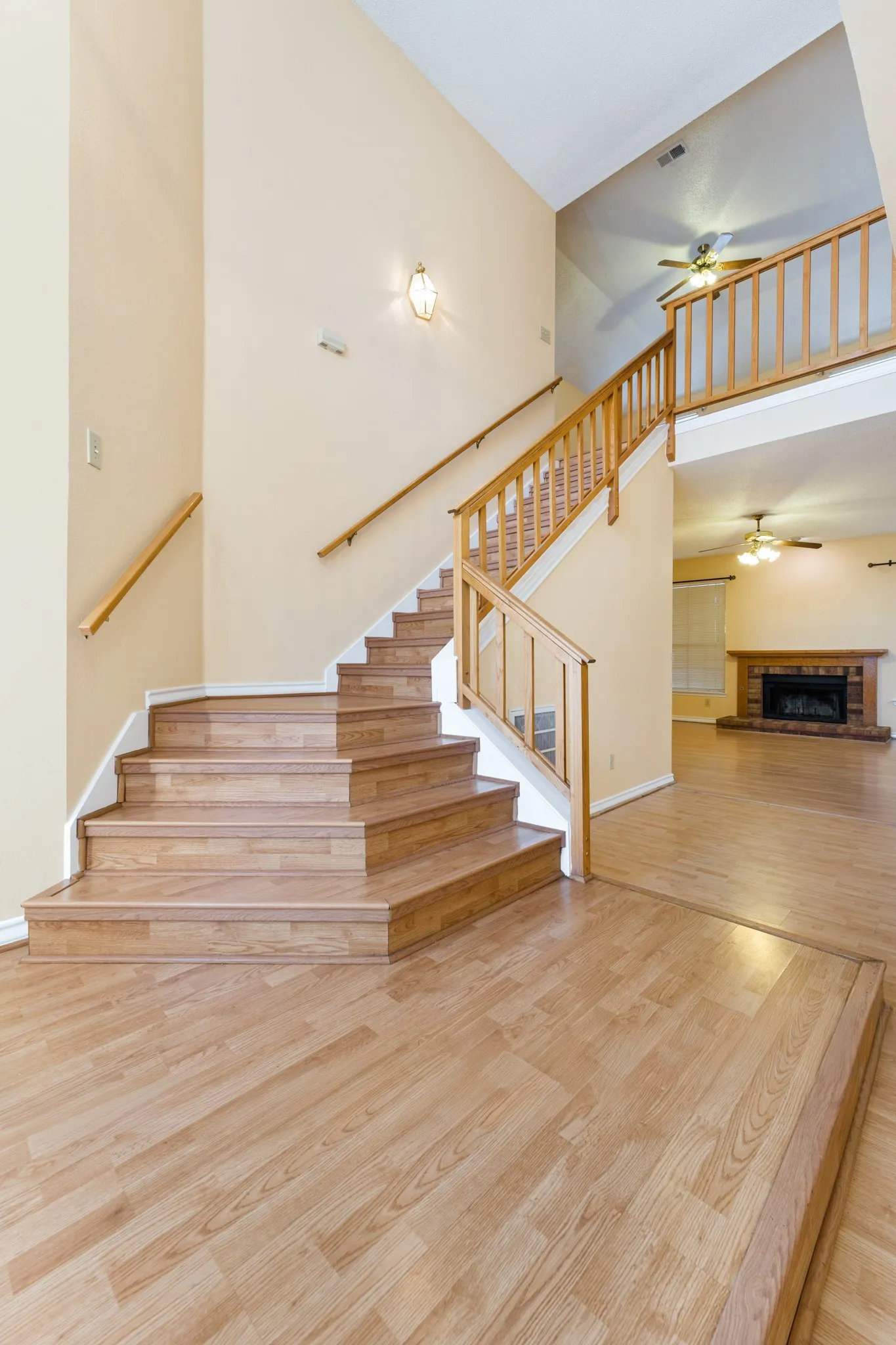 Single Family Residence For Sale in Tarrant County , 4303 Solitude Court, Arlington, Texas 76017, 5 Bedroom, 4 Bathroom, 2 Garage spaces, 2,922 Sqft, built in 1992, Preowned, mls#21167885, Real Estate Agent in Arlington, Homes For Sale in Tarrant county, Homes For Sale in Arlington, Realtor in Arlington Texas, Real Estate Brokerage Independent Realty Texas, Luminita Cordes Realtor