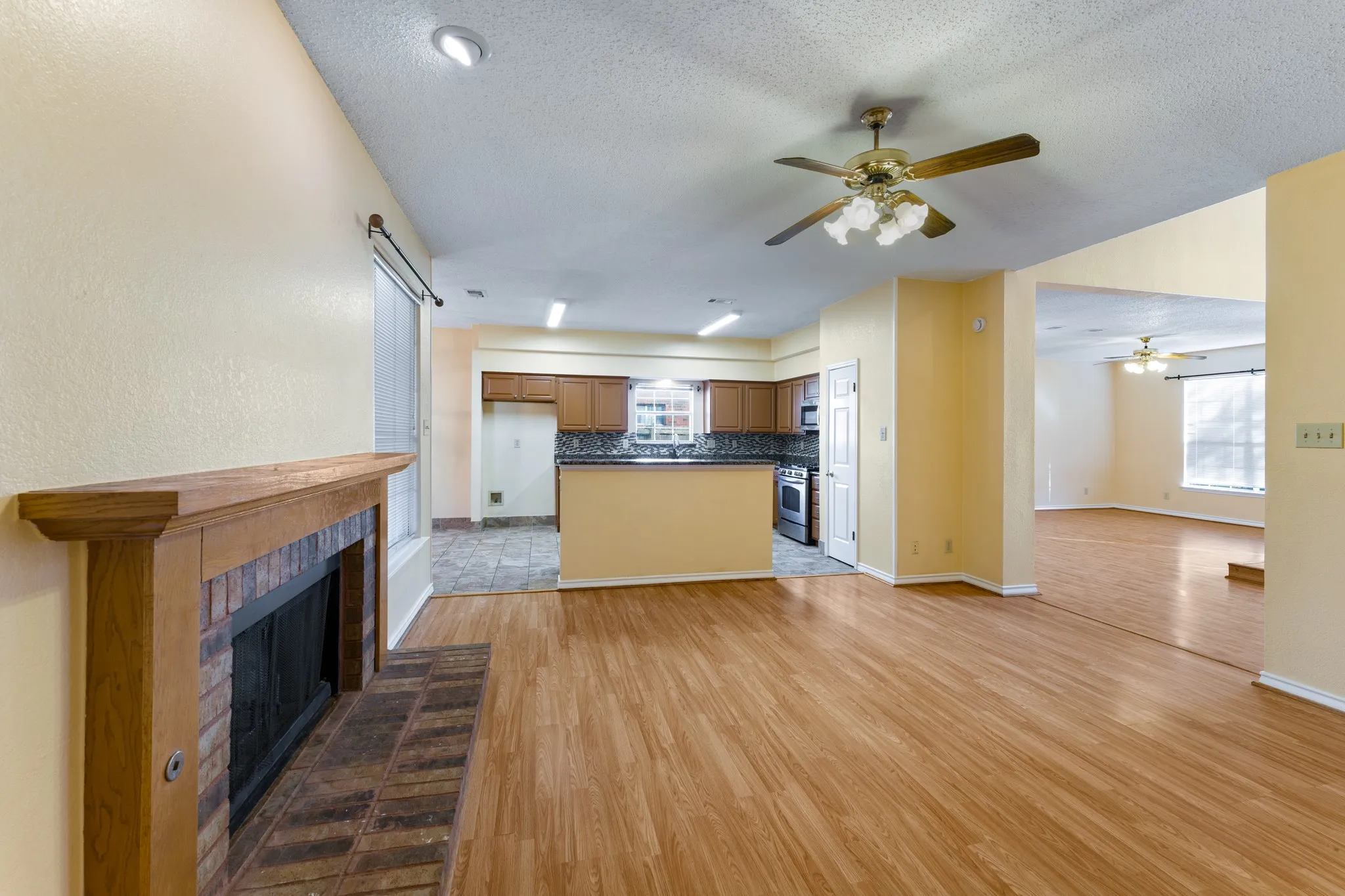 Single Family Residence For Sale in Tarrant County , 4303 Solitude Court, Arlington, Texas 76017, 5 Bedroom, 4 Bathroom, 2 Garage spaces, 2,922 Sqft, built in 1992, Preowned, mls#21167885, Real Estate Agent in Arlington, Homes For Sale in Tarrant county, Homes For Sale in Arlington, Realtor in Arlington Texas, Real Estate Brokerage Independent Realty Texas, Luminita Cordes Realtor