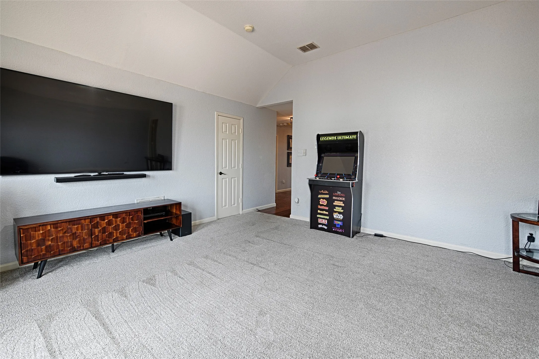 Single Family Residence For Sale in Collin County , 9001 Culberson Drive, Plano, Texas 75025, 5 Bedroom, 3 Bathroom, 2 Garage spaces, 3,335 Sqft, built in 2001, Preowned, mls#21174828, Real Estate Agent in Plano, Homes For Sale in Collin county, Homes For Sale in Plano, Realtor in Plano Texas, Real Estate Brokerage Independent Realty Texas, Luminita Cordes Realtor