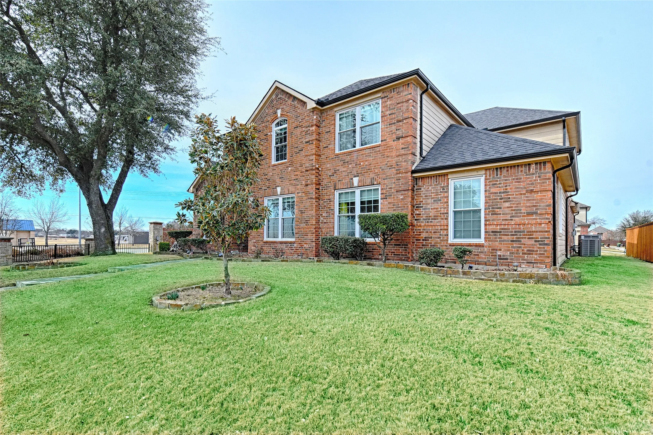 Single Family Residence For Sale in Collin County , 9001 Culberson Drive, Plano, Texas 75025, 5 Bedroom, 3 Bathroom, 2 Garage spaces, 3,335 Sqft, built in 2001, Preowned, mls#21174828, Real Estate Agent in Plano, Homes For Sale in Collin county, Homes For Sale in Plano, Realtor in Plano Texas, Real Estate Brokerage Independent Realty Texas, Luminita Cordes Realtor