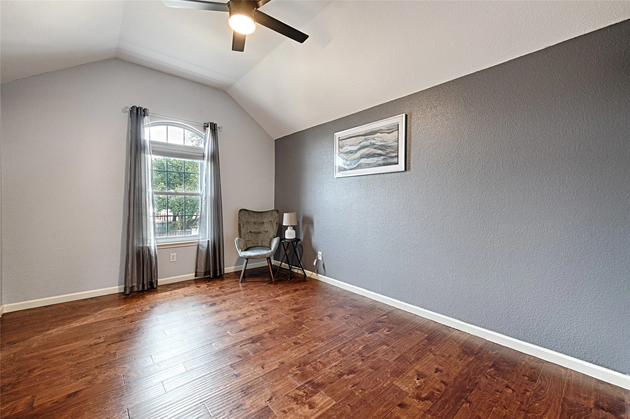 Single Family Residence For Sale in Collin County , 9001 Culberson Drive, Plano, Texas 75025, 5 Bedroom, 3 Bathroom, 2 Garage spaces, 3,335 Sqft, built in 2001, Preowned, mls#21174828, Real Estate Agent in Plano, Homes For Sale in Collin county, Homes For Sale in Plano, Realtor in Plano Texas, Real Estate Brokerage Independent Realty Texas, Luminita Cordes Realtor