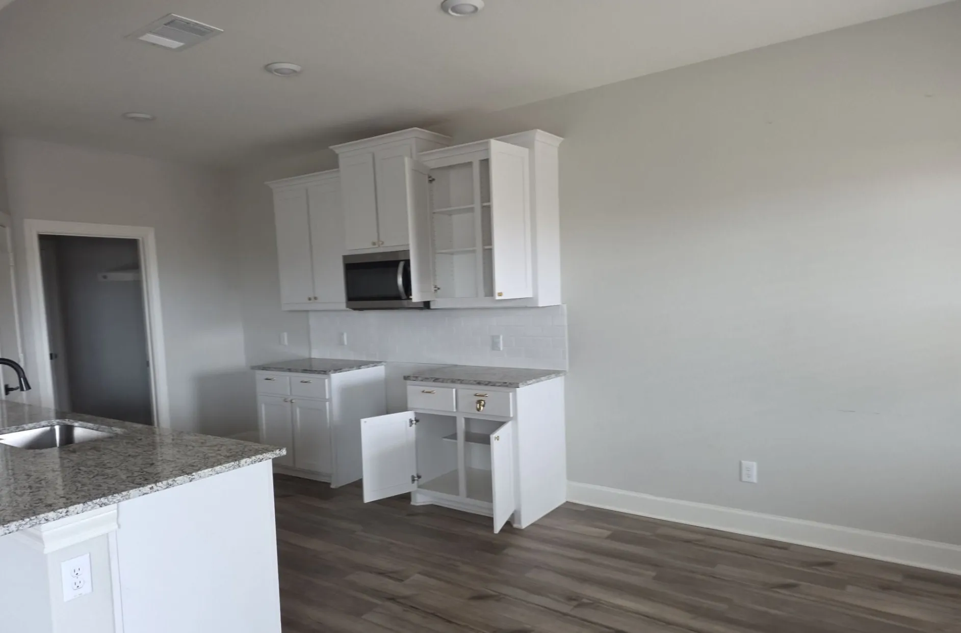 Single Family Residence For Sale in Tarrant County , 1100 Sleepy Owl Lane, Fort Worth, Texas 76108, 4 Bedroom, 3 Bathroom, 2 Garage spaces, 2,202 Sqft, built in 2023, Preowned, Price $285,000, mls#21175593, Real Estate Agent in Fort Worth, Homes For Sale in Tarrant county, Homes For Sale in Fort Worth, Realtor in Fort Worth Texas, Real Estate Brokerage Independent Realty Texas, Luminita Cordes Realtor