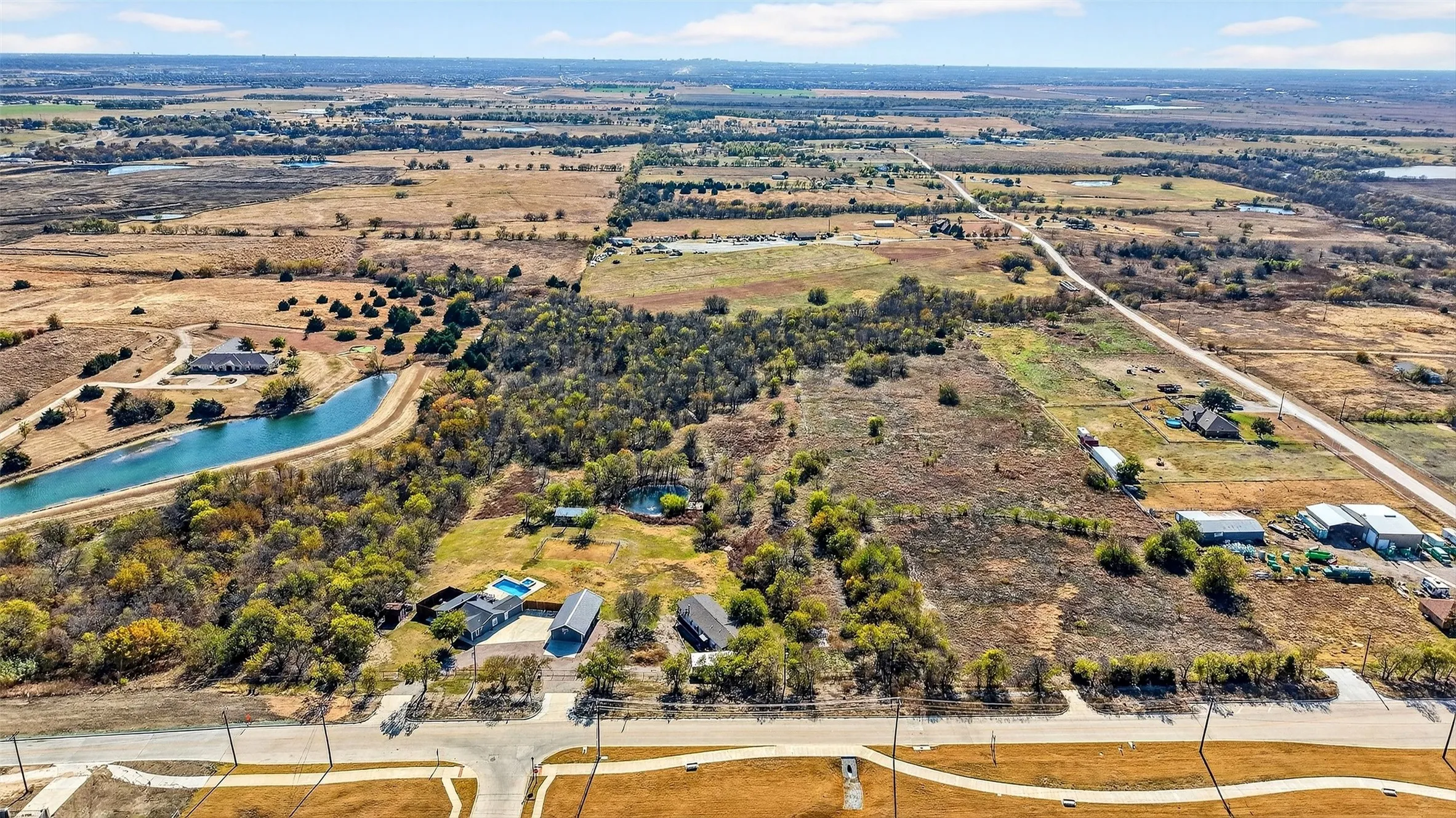 Manufactured Home For Rent in Collin County , 9174 CR 9, Celina, Texas 75009, 3 Bedroom, 2 Bathroom, Garage spaces, 1,594 Sqft, built in 1983, Price $2,000, mls#21116562, Real Estate Agent in Celina, Homes For Rent in Collin county, Homes For Rent in Celina, Realtor in Celina Texas, Real Estate Brokerage Independent Realty Texas, Luminita Cordes Realtor