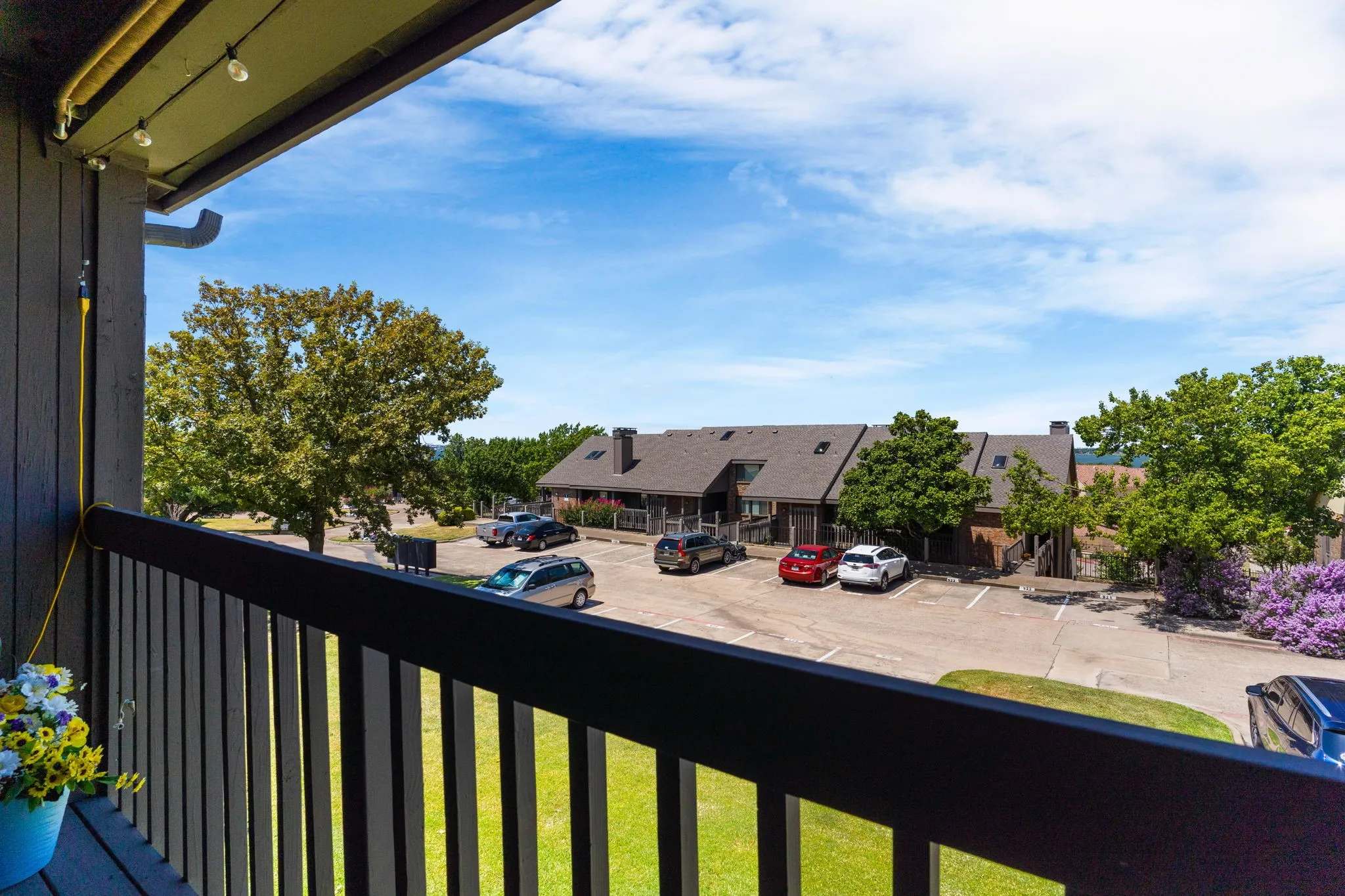 Condominium For Sale in Rockwall County , 814 Signal Ridge Place, Rockwall, Texas 75032, 3 Bedrooms, 3 Bathrooms, Garage spaces, 1,841 Sqft, built in 1983, Price $274,900, mls#21174473, Real Estate Agent in Rockwall, Homes For Sale in Rockwall county, Homes For Sale in Rockwall, Realtor in Rockwall Texas, Real Estate Brokerage Independent Realty Texas, Luminita Cordes Realtor