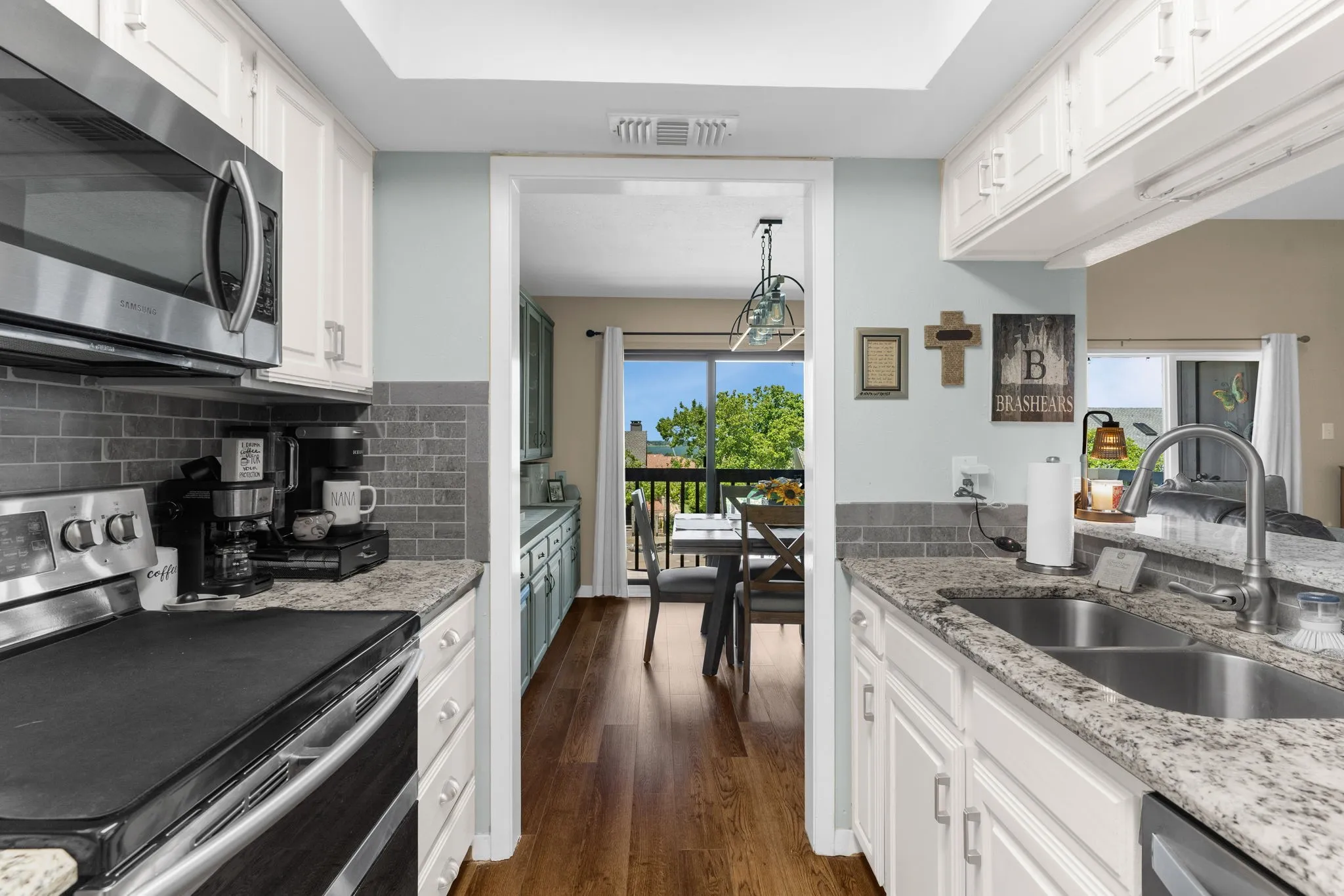 Condominium For Sale in Rockwall County , 814 Signal Ridge Place, Rockwall, Texas 75032, 3 Bedrooms, 3 Bathrooms, Garage spaces, 1,841 Sqft, built in 1983, Price $274,900, mls#21174473, Real Estate Agent in Rockwall, Homes For Sale in Rockwall county, Homes For Sale in Rockwall, Realtor in Rockwall Texas, Real Estate Brokerage Independent Realty Texas, Luminita Cordes Realtor
