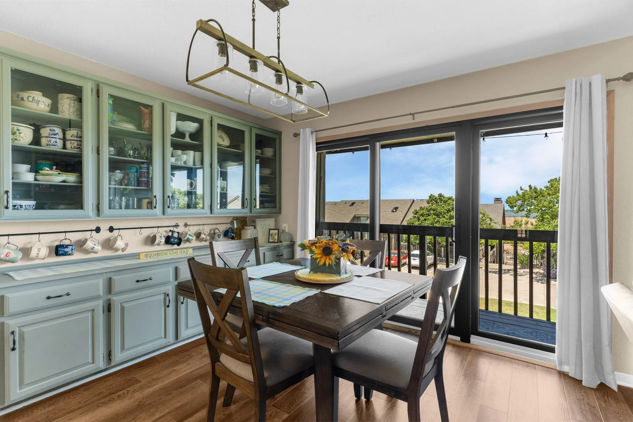 Condominium For Sale in Rockwall County , 814 Signal Ridge Place, Rockwall, Texas 75032, 3 Bedrooms, 3 Bathrooms, Garage spaces, 1,841 Sqft, built in 1983, Price $274,900, mls#21174473, Real Estate Agent in Rockwall, Homes For Sale in Rockwall county, Homes For Sale in Rockwall, Realtor in Rockwall Texas, Real Estate Brokerage Independent Realty Texas, Luminita Cordes Realtor