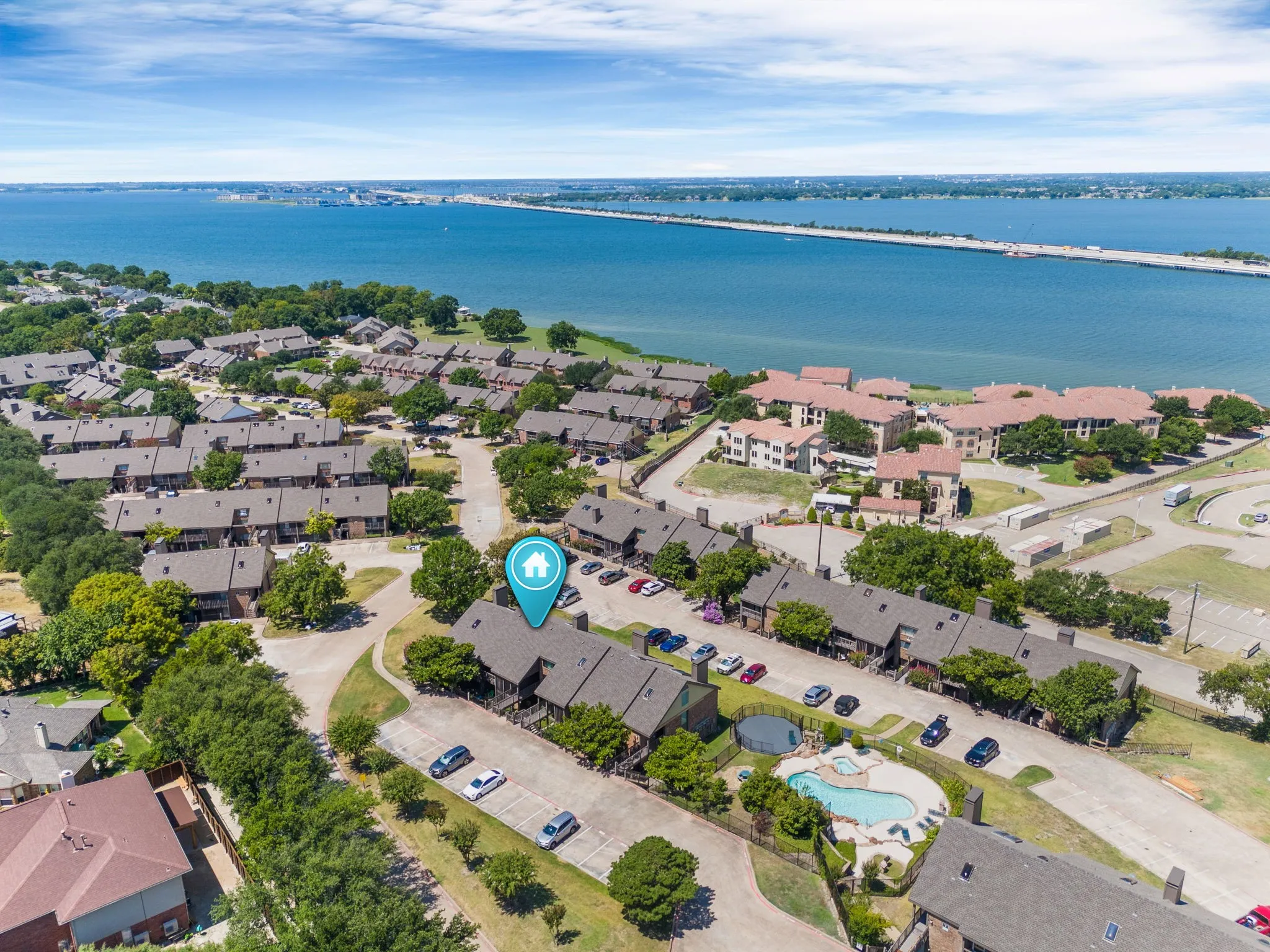 Condominium For Sale in Rockwall County , 814 Signal Ridge Place, Rockwall, Texas 75032, 3 Bedrooms, 3 Bathrooms, Garage spaces, 1,841 Sqft, built in 1983, Price $274,900, mls#21174473, Real Estate Agent in Rockwall, Homes For Sale in Rockwall county, Homes For Sale in Rockwall, Realtor in Rockwall Texas, Real Estate Brokerage Independent Realty Texas, Luminita Cordes Realtor