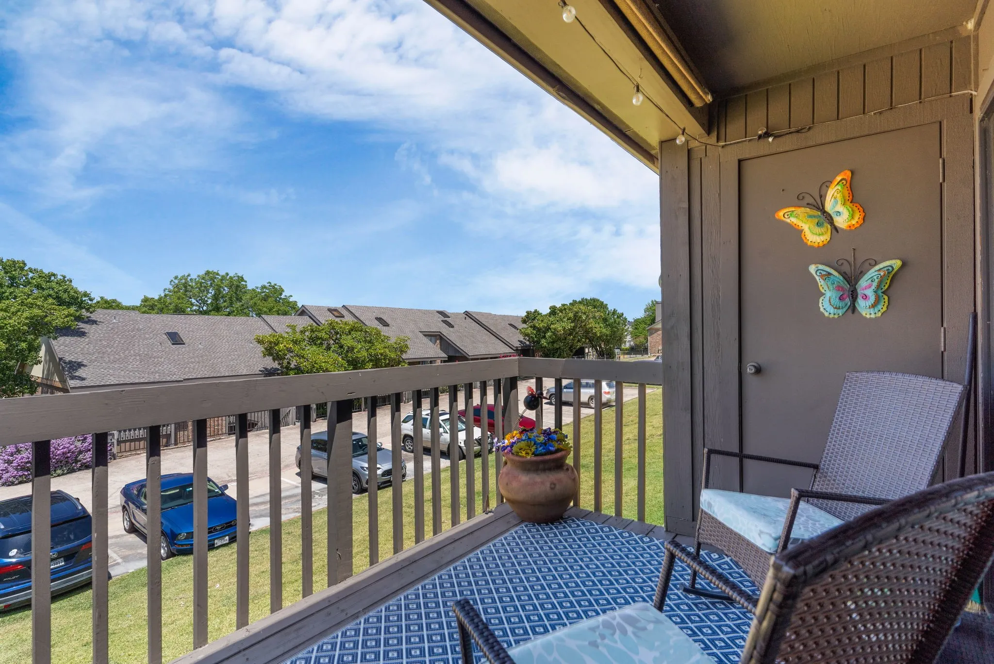 Condominium For Sale in Rockwall County , 814 Signal Ridge Place, Rockwall, Texas 75032, 3 Bedrooms, 3 Bathrooms, Garage spaces, 1,841 Sqft, built in 1983, Price $274,900, mls#21174473, Real Estate Agent in Rockwall, Homes For Sale in Rockwall county, Homes For Sale in Rockwall, Realtor in Rockwall Texas, Real Estate Brokerage Independent Realty Texas, Luminita Cordes Realtor