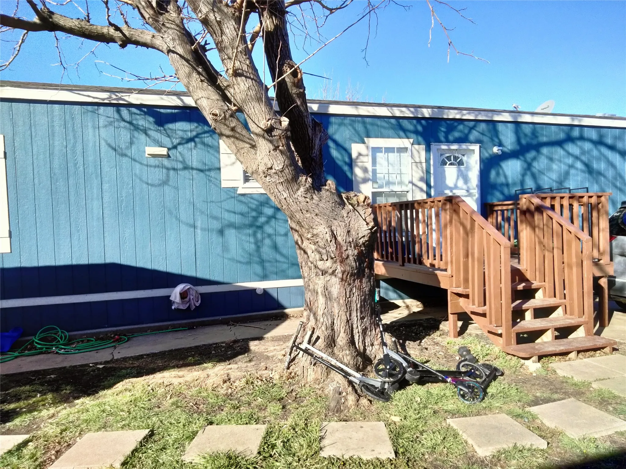 Mobile Home For Sale in Grayson County , 709 N Collins Freeway 70, Howe, Texas 75459, 3 Bedroom, 2 Bathroom, Garage spaces, 960 Sqft, built in 2018, mls#21175661, Real Estate Agent in Howe, Homes For Sale in Grayson county, Homes For Sale in Howe, Realtor in Howe Texas, Real Estate Brokerage Independent Realty Texas, Luminita Cordes Realtor