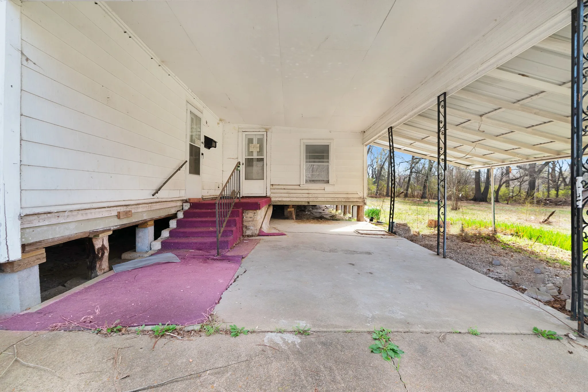 Single Family Residence For Sale in Lamar County , 1080 Hearon Street E, Paris, Texas 75460, 3 Bedroom, 2 Bathroom, Garage spaces, 1,744 Sqft, built in 1965, Preowned, mls#21172330, Real Estate Agent in Paris, Homes For Sale in Lamar county, Homes For Sale in Paris, Realtor in Paris Texas, Real Estate Brokerage Independent Realty Texas, Luminita Cordes Realtor