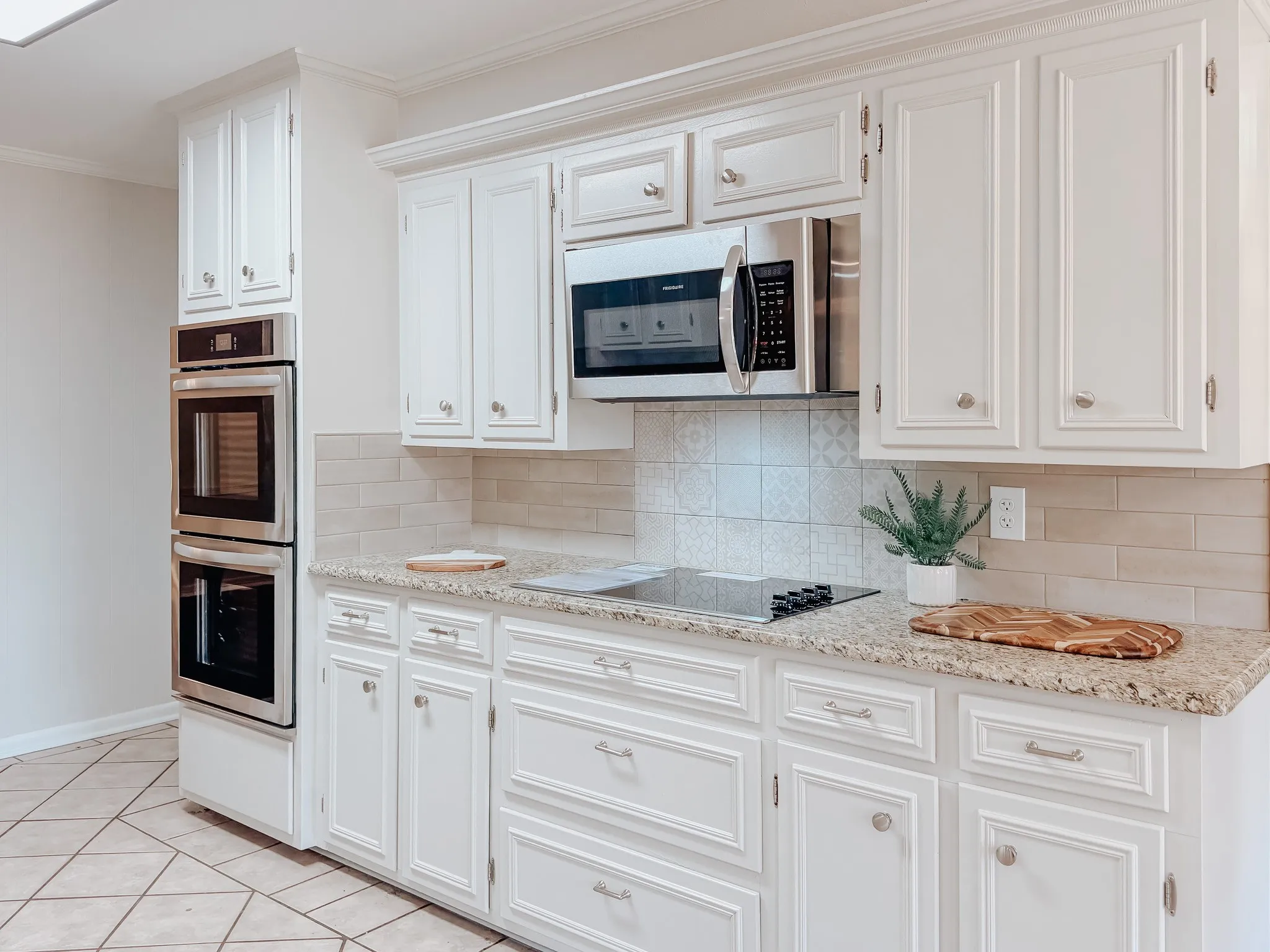 Single Family Residence For Sale in Navarro County , 2013 Glenwood Circle, Corsicana, Texas 75110, 4 Bedroom, 3 Bathroom, 2 Garage spaces, 2,877 Sqft, built in 1973, mls#21174715, Real Estate Agent in Corsicana, Homes For Sale in Navarro county, Homes For Sale in Corsicana, Realtor in Corsicana Texas, Real Estate Brokerage Independent Realty Texas, Luminita Cordes Realtor