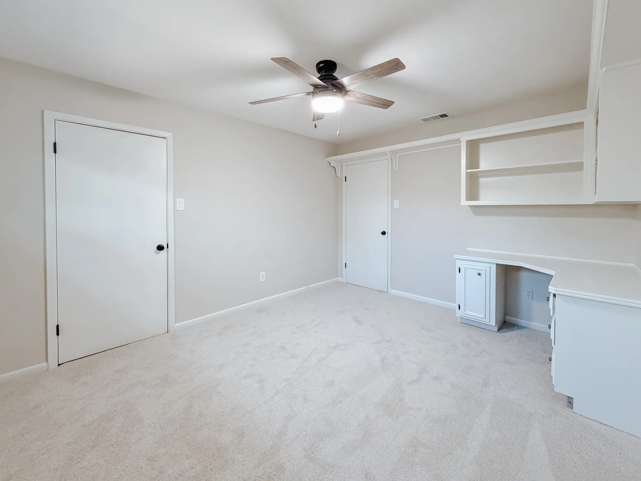 Single Family Residence For Sale in Navarro County , 2013 Glenwood Circle, Corsicana, Texas 75110, 4 Bedroom, 3 Bathroom, 2 Garage spaces, 2,877 Sqft, built in 1973, mls#21174715, Real Estate Agent in Corsicana, Homes For Sale in Navarro county, Homes For Sale in Corsicana, Realtor in Corsicana Texas, Real Estate Brokerage Independent Realty Texas, Luminita Cordes Realtor