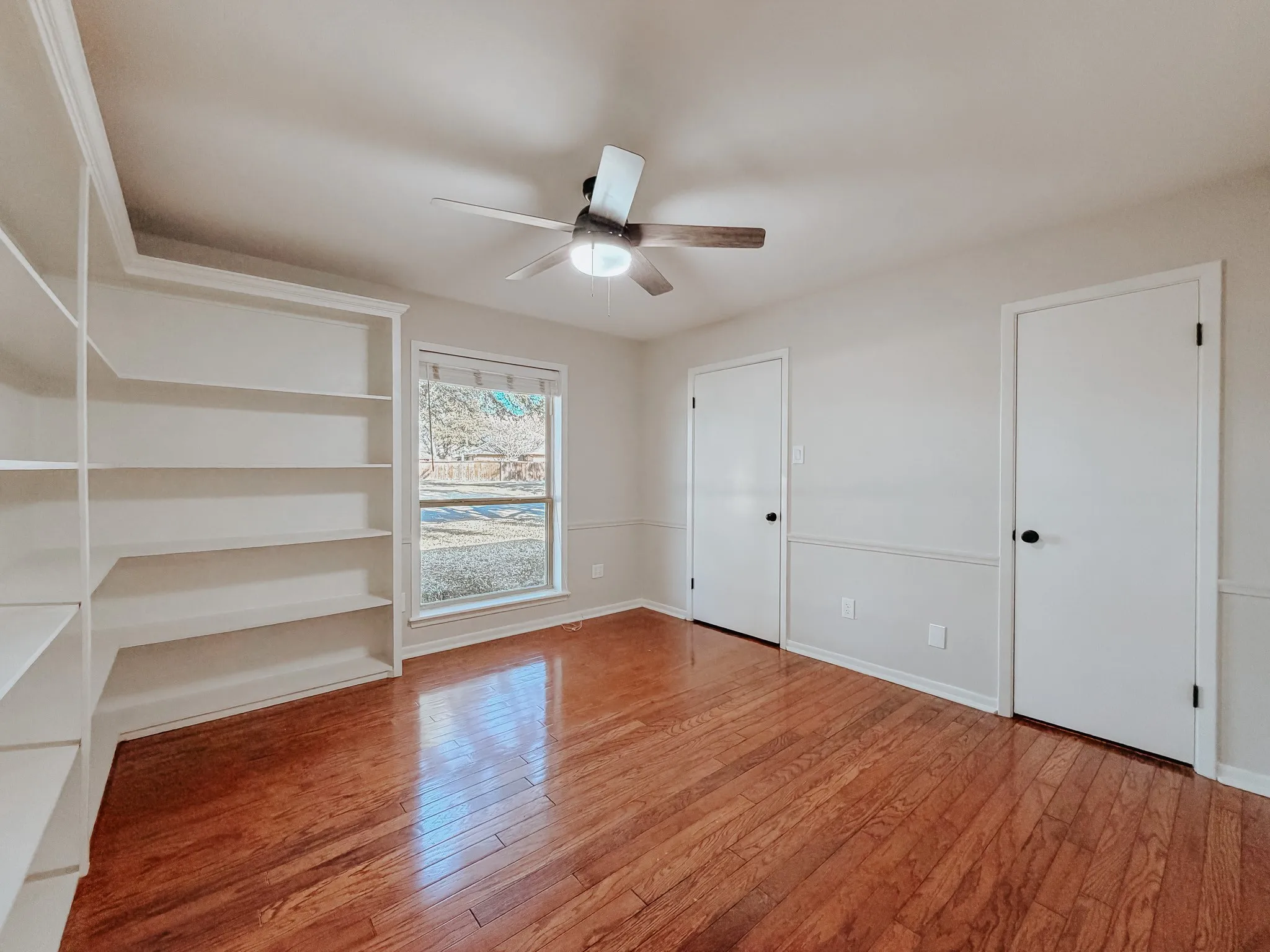 Single Family Residence For Sale in Navarro County , 2013 Glenwood Circle, Corsicana, Texas 75110, 4 Bedroom, 3 Bathroom, 2 Garage spaces, 2,877 Sqft, built in 1973, mls#21174715, Real Estate Agent in Corsicana, Homes For Sale in Navarro county, Homes For Sale in Corsicana, Realtor in Corsicana Texas, Real Estate Brokerage Independent Realty Texas, Luminita Cordes Realtor
