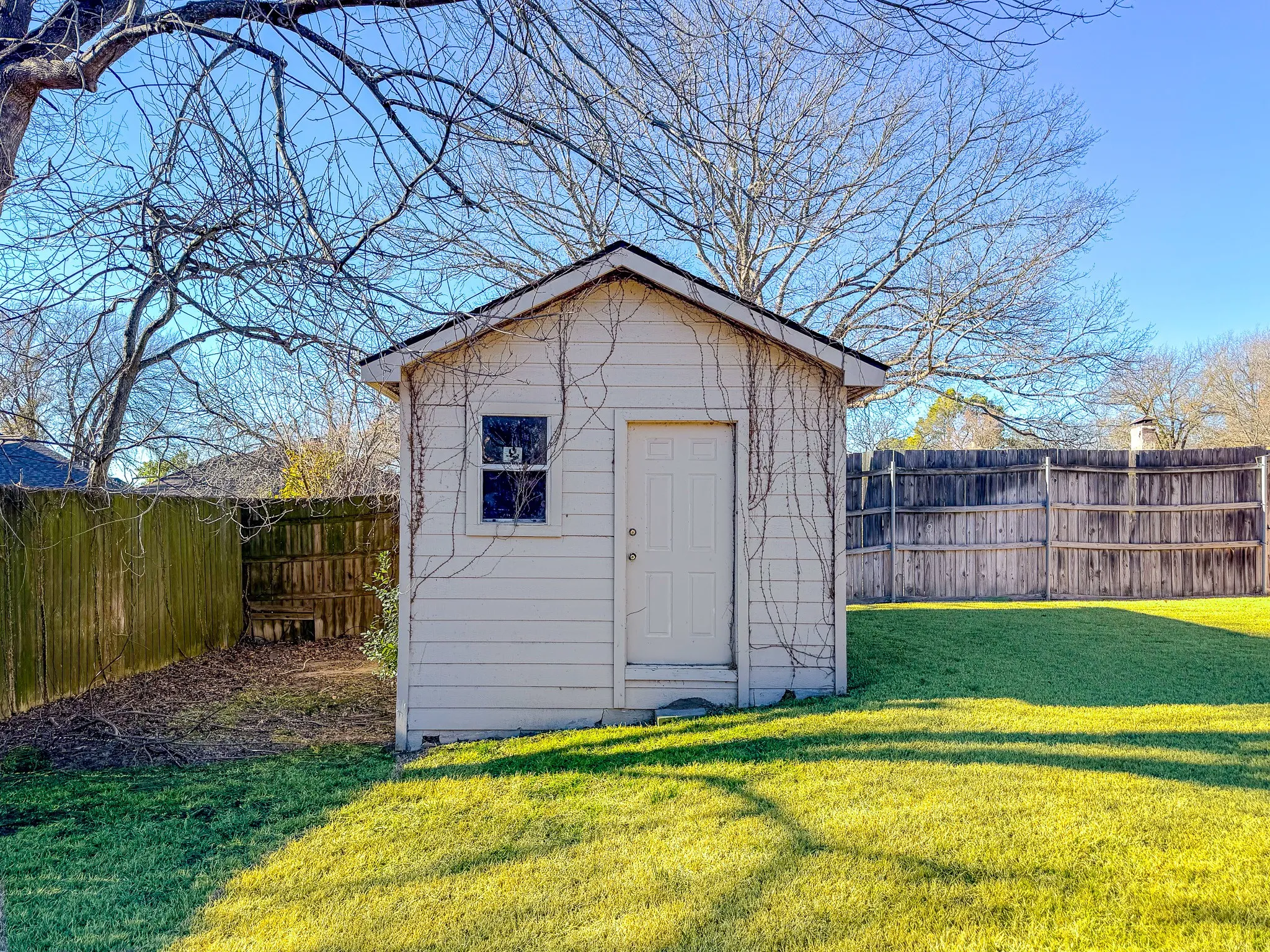 Single Family Residence For Sale in Navarro County , 2013 Glenwood Circle, Corsicana, Texas 75110, 4 Bedroom, 3 Bathroom, 2 Garage spaces, 2,877 Sqft, built in 1973, mls#21174715, Real Estate Agent in Corsicana, Homes For Sale in Navarro county, Homes For Sale in Corsicana, Realtor in Corsicana Texas, Real Estate Brokerage Independent Realty Texas, Luminita Cordes Realtor