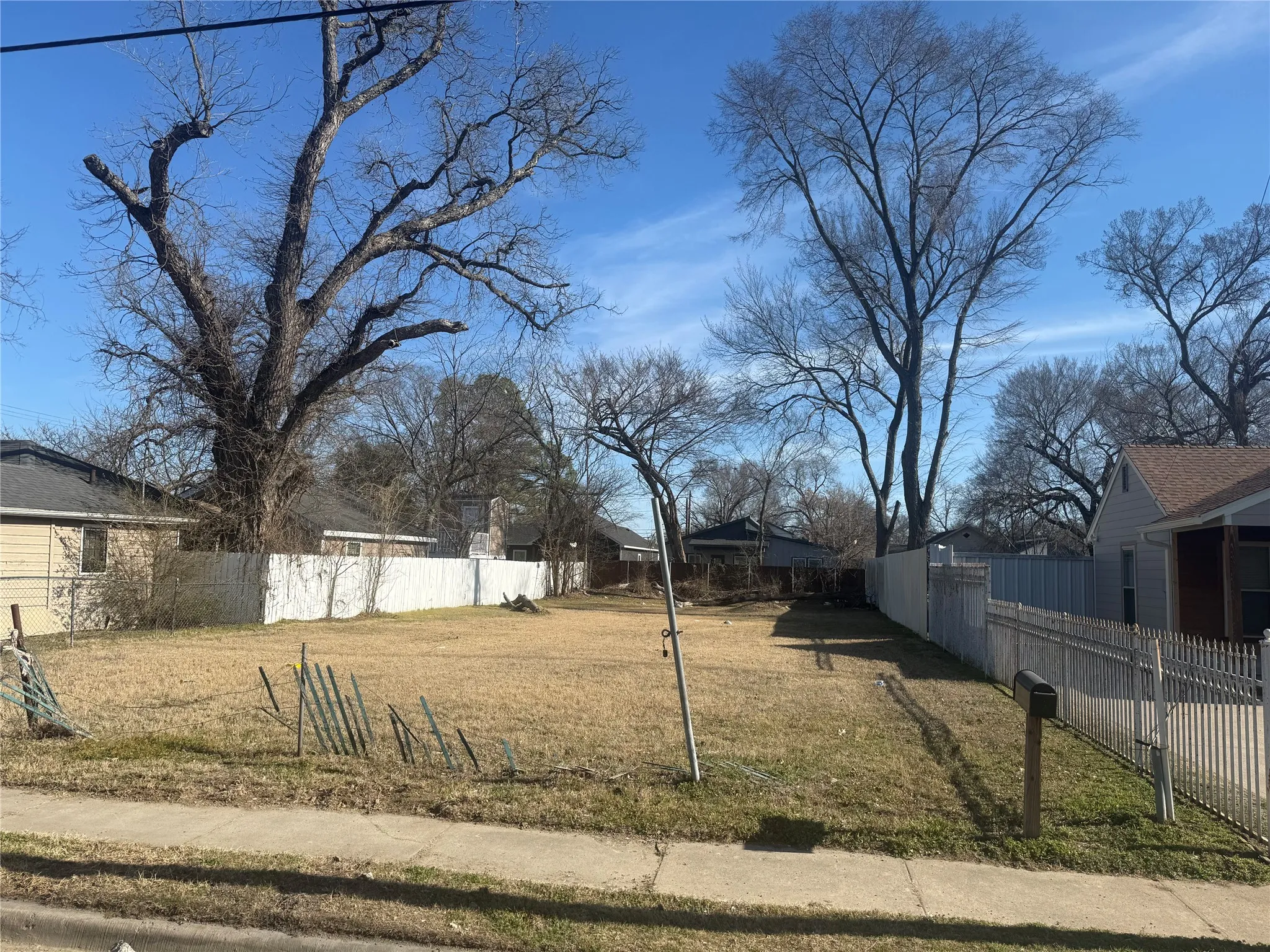 Unimproved Land For Sale in Dallas County , 3926 Sidney Street, Dallas, Texas 75210, 0, 0, Garage spaces, 0 Sqft, built in 0, mls#21175760, Real Estate Agent in Dallas, Homes For Sale in Dallas county, Homes For Sale in Dallas, Realtor in Dallas Texas, Real Estate Brokerage Independent Realty Texas, Luminita Cordes Realtor