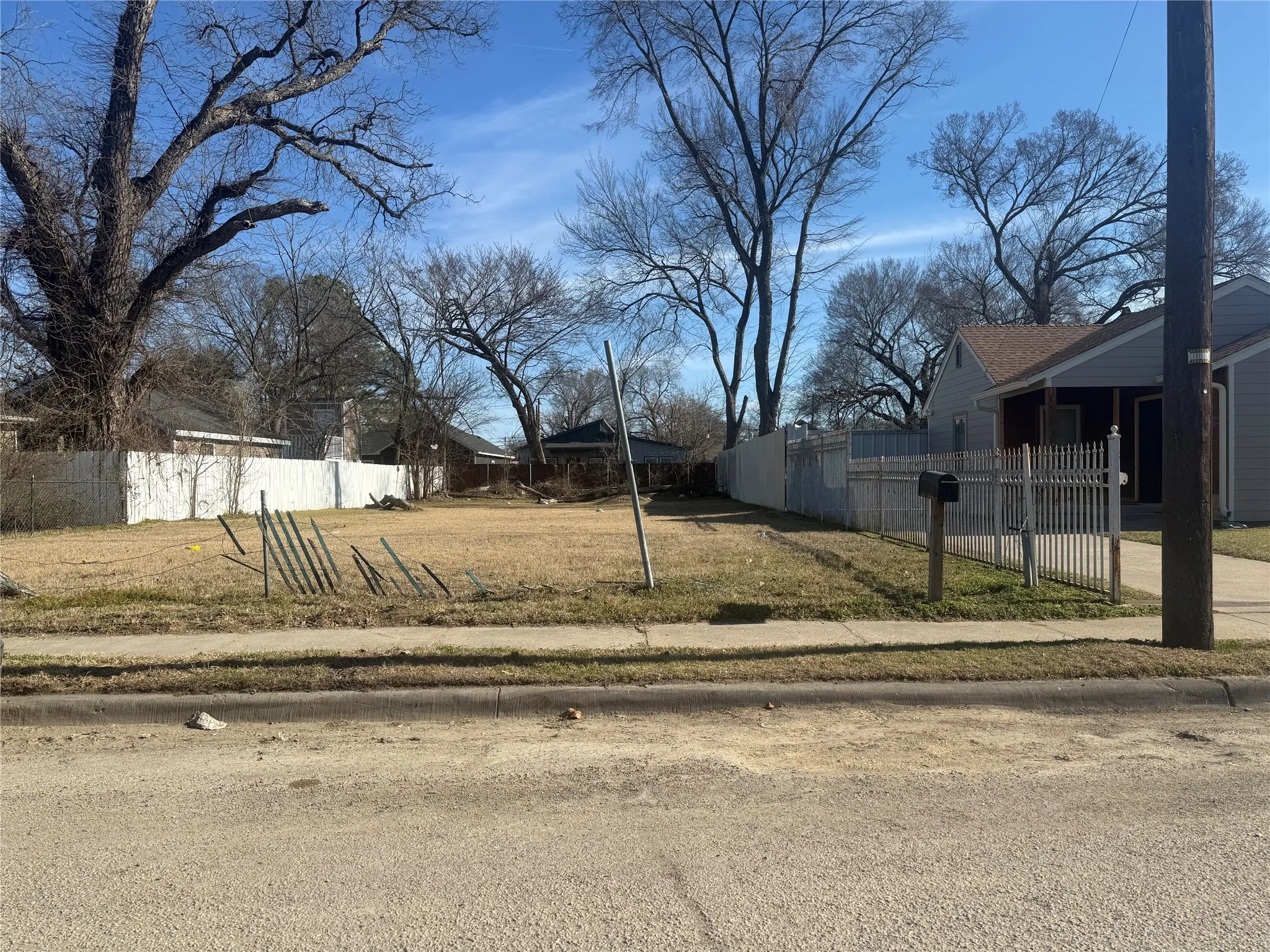 Unimproved Land For Sale in Dallas County , 3926 Sidney Street, Dallas, Texas 75210, 0, 0, Garage spaces, 0 Sqft, built in 0, mls#21175760, Real Estate Agent in Dallas, Homes For Sale in Dallas county, Homes For Sale in Dallas, Realtor in Dallas Texas, Real Estate Brokerage Independent Realty Texas, Luminita Cordes Realtor
