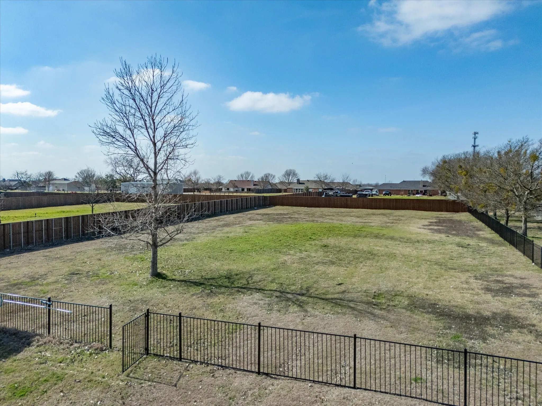 View of yard with a residential view