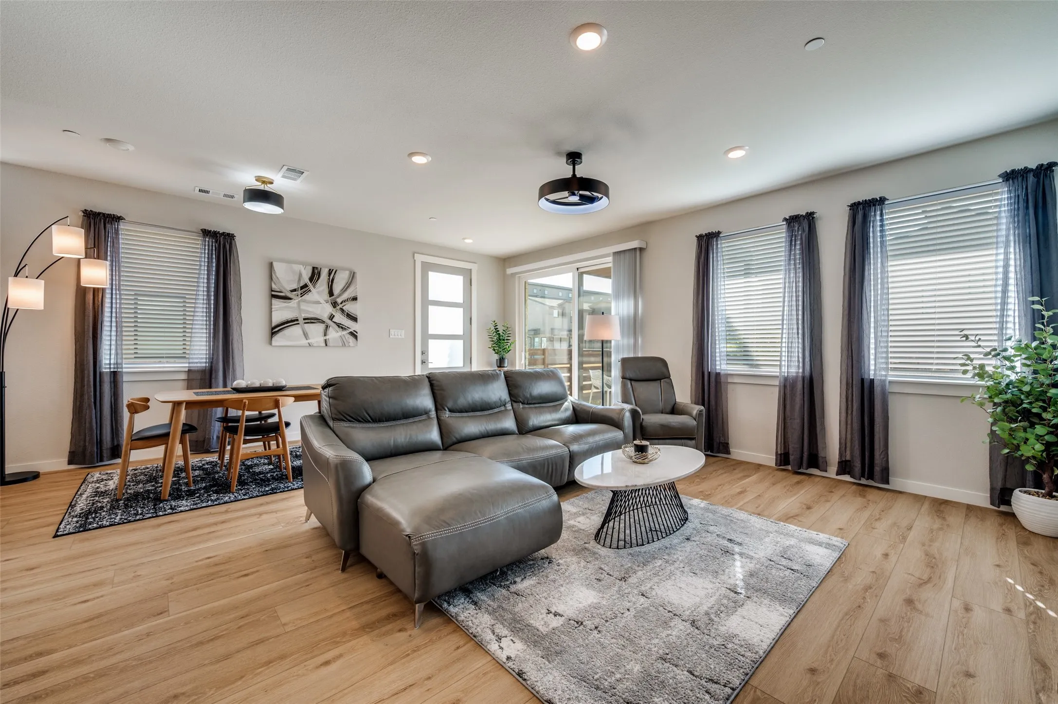 Townhouse For Sale in Denton County , 3711 Rosemont Drive, Prosper, Texas 75078, 3 Bedroom, 3 Bathroom, 2 Garage spaces, 1,815 Sqft, built in 2022, Preowned, mls#21172272, Real Estate Agent in Prosper, Homes For Sale in Denton county, Homes For Sale in Prosper, Realtor in Prosper Texas, Real Estate Brokerage Independent Realty Texas, Luminita Cordes Realtor