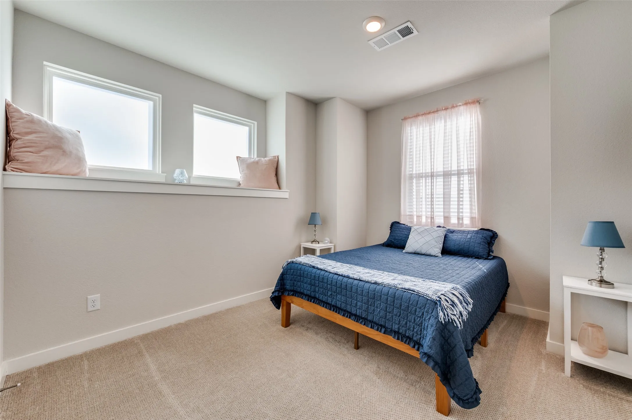 Townhouse For Sale in Denton County , 3711 Rosemont Drive, Prosper, Texas 75078, 3 Bedroom, 3 Bathroom, 2 Garage spaces, 1,815 Sqft, built in 2022, Preowned, mls#21172272, Real Estate Agent in Prosper, Homes For Sale in Denton county, Homes For Sale in Prosper, Realtor in Prosper Texas, Real Estate Brokerage Independent Realty Texas, Luminita Cordes Realtor