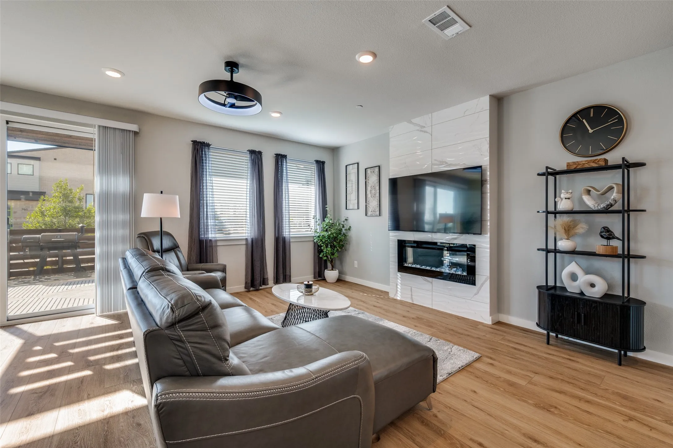 Townhouse For Sale in Denton County , 3711 Rosemont Drive, Prosper, Texas 75078, 3 Bedroom, 3 Bathroom, 2 Garage spaces, 1,815 Sqft, built in 2022, Preowned, mls#21172272, Real Estate Agent in Prosper, Homes For Sale in Denton county, Homes For Sale in Prosper, Realtor in Prosper Texas, Real Estate Brokerage Independent Realty Texas, Luminita Cordes Realtor