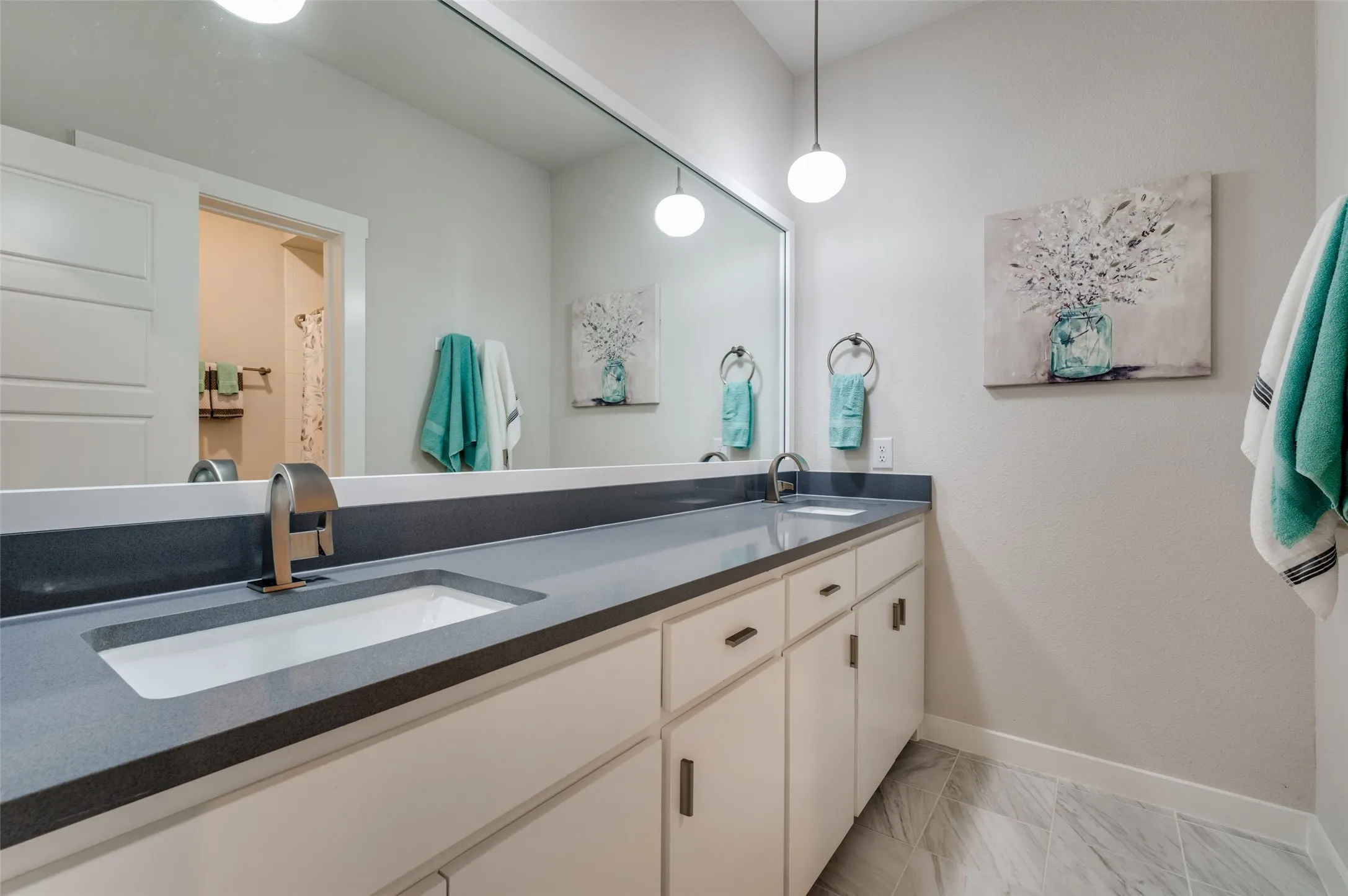 Townhouse For Sale in Denton County , 3711 Rosemont Drive, Prosper, Texas 75078, 3 Bedroom, 3 Bathroom, 2 Garage spaces, 1,815 Sqft, built in 2022, Preowned, mls#21172272, Real Estate Agent in Prosper, Homes For Sale in Denton county, Homes For Sale in Prosper, Realtor in Prosper Texas, Real Estate Brokerage Independent Realty Texas, Luminita Cordes Realtor