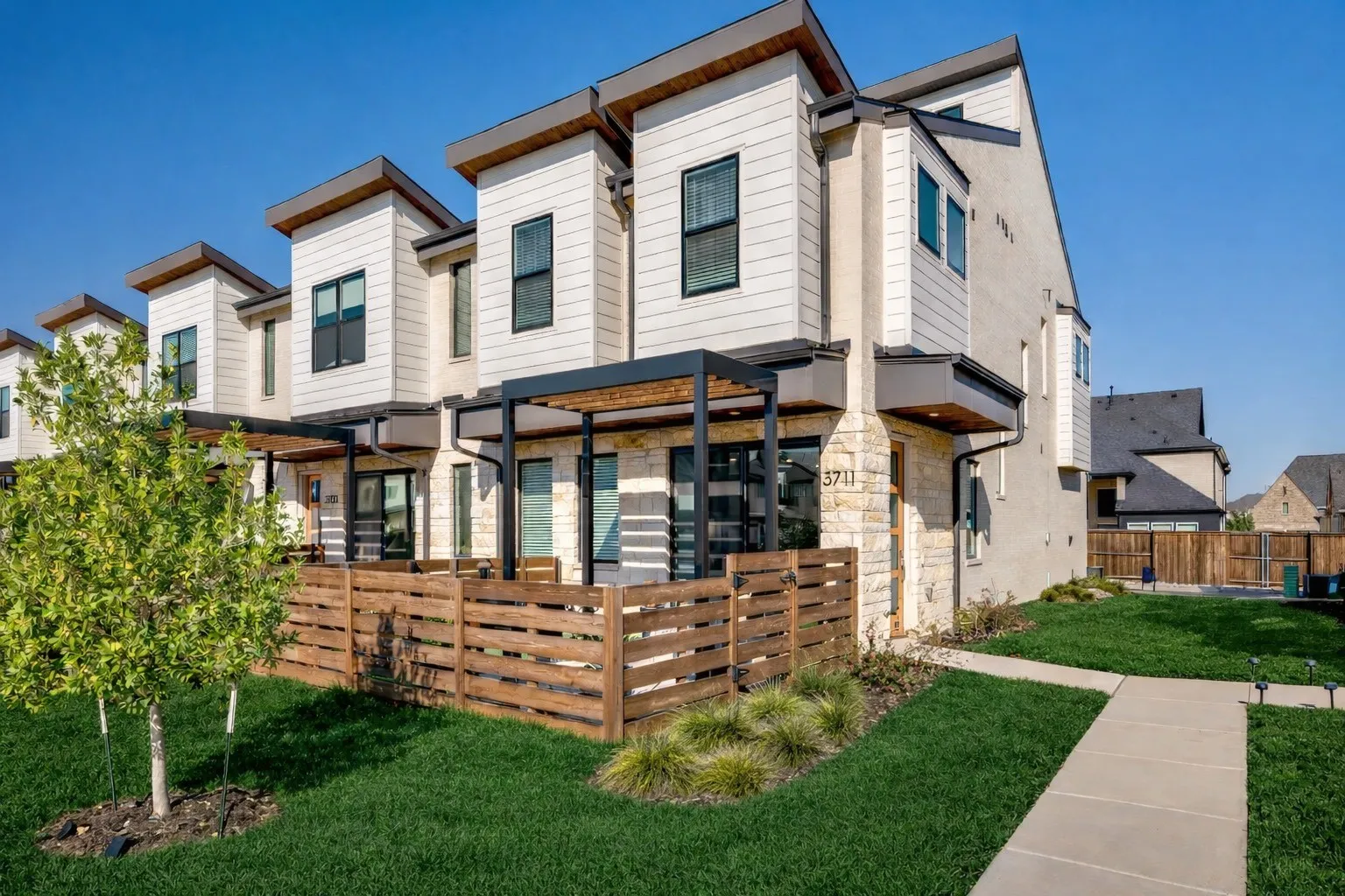 Townhouse For Sale in Denton County , 3711 Rosemont Drive, Prosper, Texas 75078, 3 Bedroom, 3 Bathroom, 2 Garage spaces, 1,815 Sqft, built in 2022, Preowned, mls#21172272, Real Estate Agent in Prosper, Homes For Sale in Denton county, Homes For Sale in Prosper, Realtor in Prosper Texas, Real Estate Brokerage Independent Realty Texas, Luminita Cordes Realtor