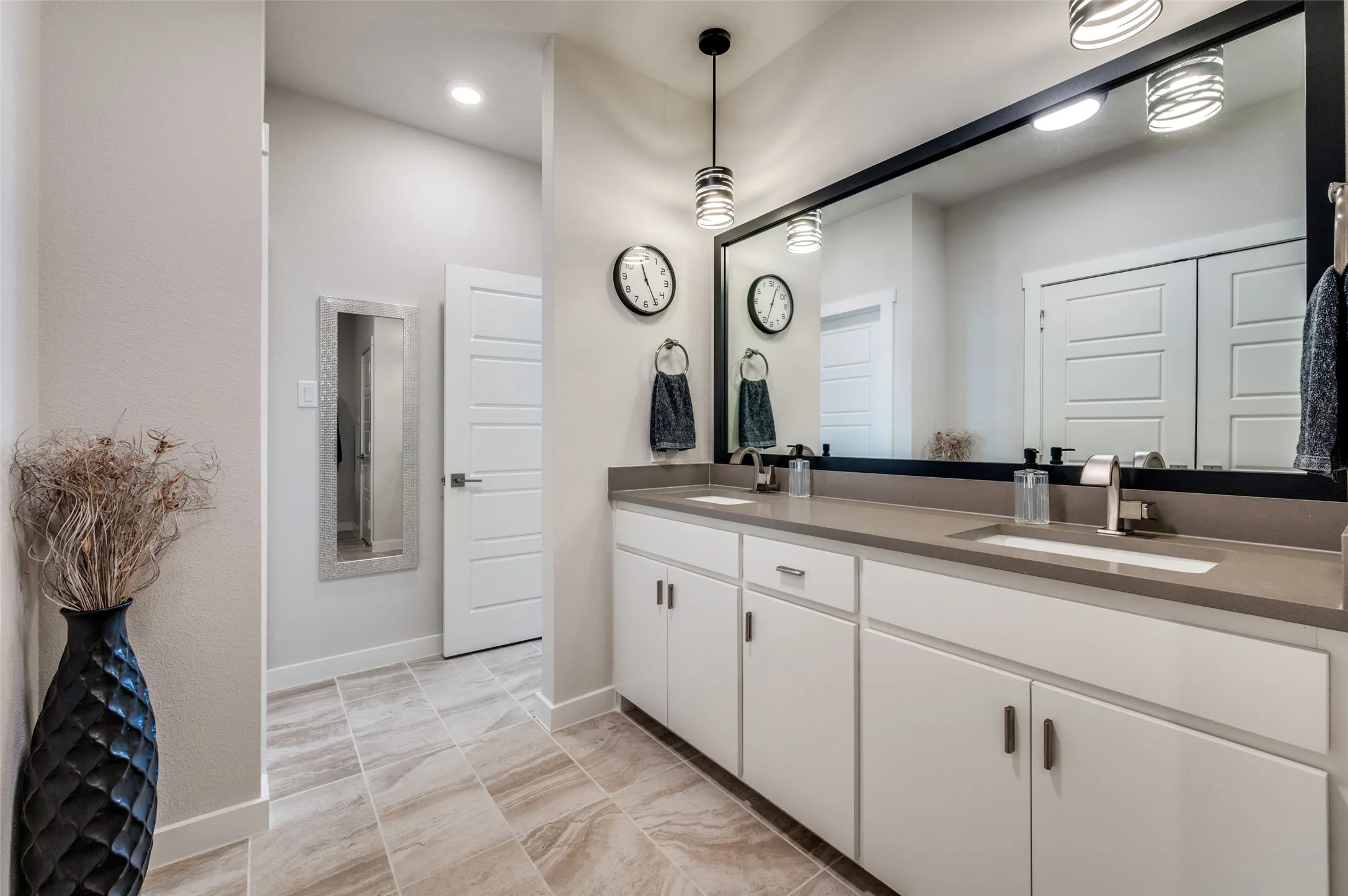 Townhouse For Sale in Denton County , 3711 Rosemont Drive, Prosper, Texas 75078, 3 Bedroom, 3 Bathroom, 2 Garage spaces, 1,815 Sqft, built in 2022, Preowned, mls#21172272, Real Estate Agent in Prosper, Homes For Sale in Denton county, Homes For Sale in Prosper, Realtor in Prosper Texas, Real Estate Brokerage Independent Realty Texas, Luminita Cordes Realtor