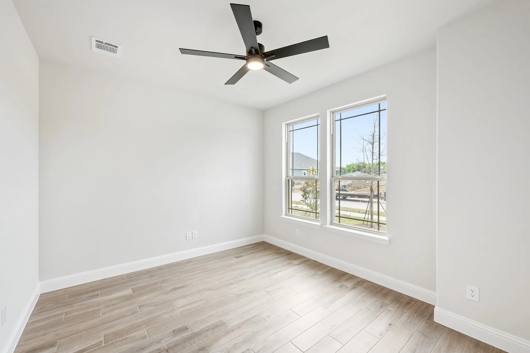 Single Family Residence For Sale in Fannin County , 1230 Anderson Drive, Trenton, Texas 75490, 4 Bedroom, 4 Bathroom, 3 Garage spaces, 2,873 Sqft, built in 2026, New Construction - Complete, mls#21175827, Real Estate Agent in Trenton, Homes For Sale in Fannin county, Homes For Sale in Trenton, Realtor in Trenton Texas, Real Estate Brokerage Independent Realty Texas, Luminita Cordes Realtor