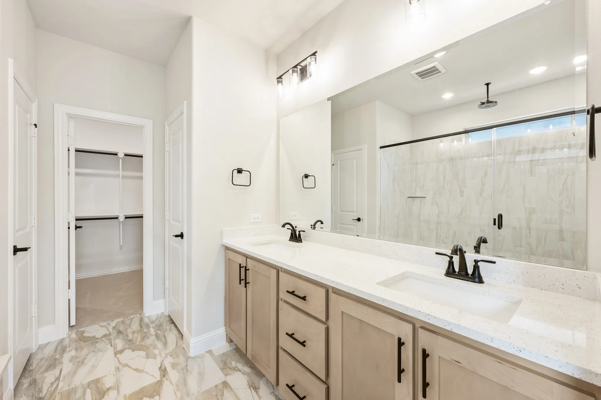 Single Family Residence For Sale in Fannin County , 1230 Anderson Drive, Trenton, Texas 75490, 4 Bedroom, 4 Bathroom, 3 Garage spaces, 2,873 Sqft, built in 2026, New Construction - Complete, mls#21175827, Real Estate Agent in Trenton, Homes For Sale in Fannin county, Homes For Sale in Trenton, Realtor in Trenton Texas, Real Estate Brokerage Independent Realty Texas, Luminita Cordes Realtor