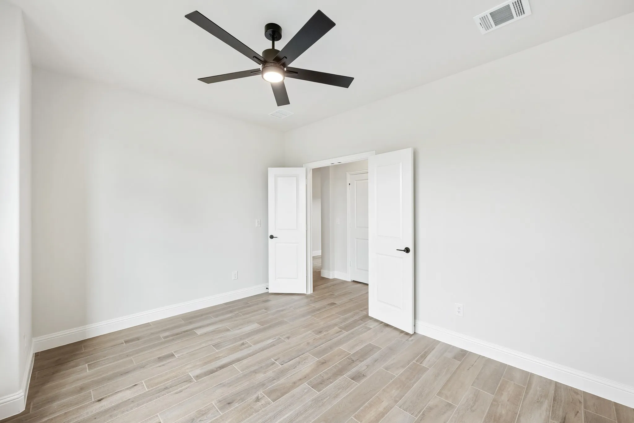 Single Family Residence For Sale in Fannin County , 1230 Anderson Drive, Trenton, Texas 75490, 4 Bedroom, 4 Bathroom, 3 Garage spaces, 2,873 Sqft, built in 2026, New Construction - Complete, mls#21175827, Real Estate Agent in Trenton, Homes For Sale in Fannin county, Homes For Sale in Trenton, Realtor in Trenton Texas, Real Estate Brokerage Independent Realty Texas, Luminita Cordes Realtor