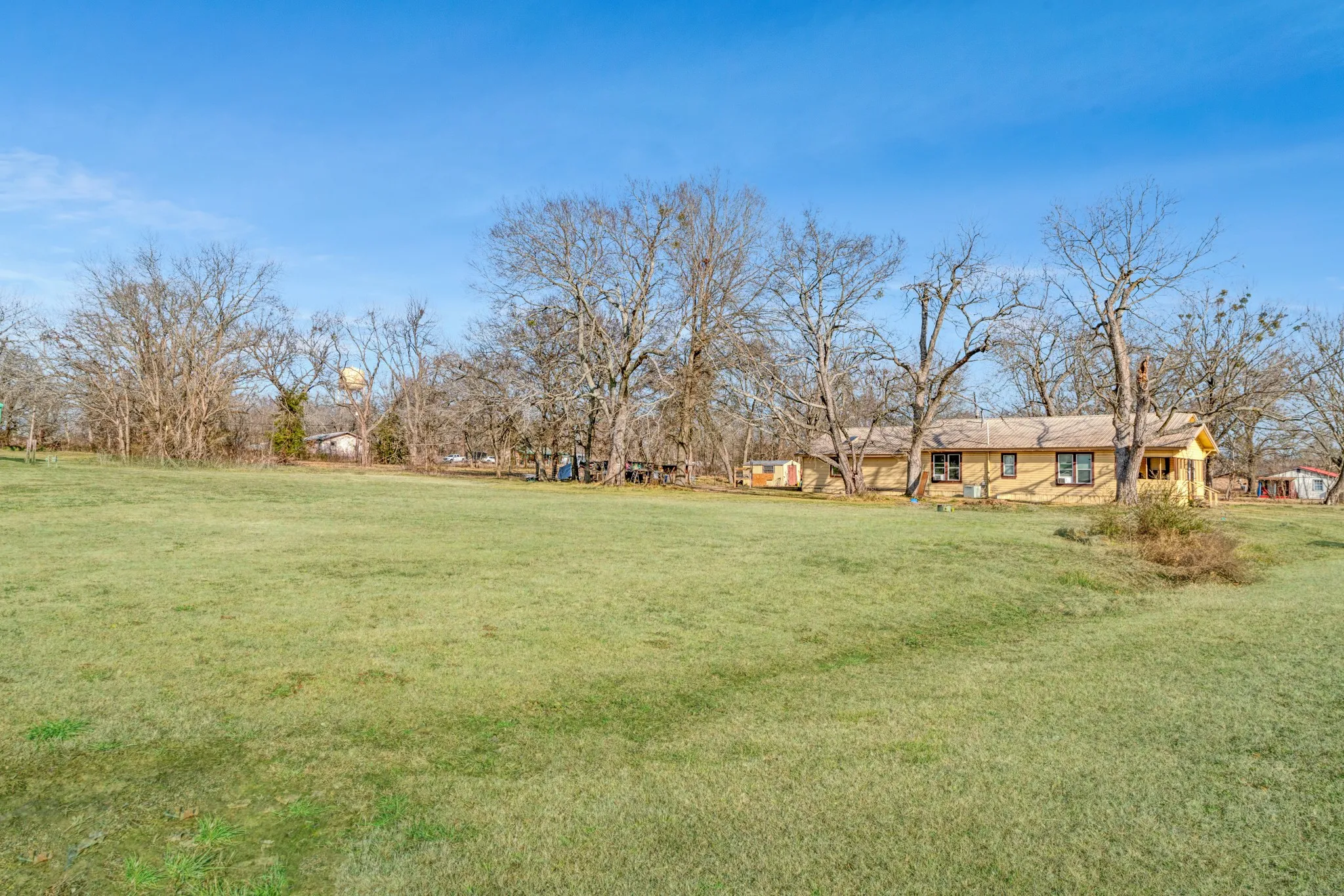 Single Family Residence For Sale in Red River (TX) County , 5366 Farm Road 2573, Clarksville, Texas 75426, 3 Bedroom, 2 Bathroom, Garage spaces, 2,230 Sqft, built in 1930, mls#21175486, Real Estate Agent in Clarksville, Homes For Sale in Red River (TX) county, Homes For Sale in Clarksville, Realtor in Clarksville Texas, Real Estate Brokerage Independent Realty Texas, Luminita Cordes Realtor