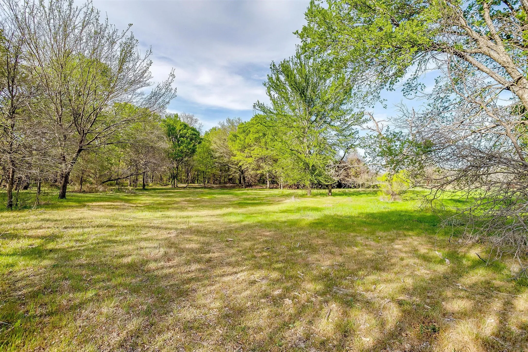 Farm For Sale in Wise County , 599 Private Road 3630, Springtown, Texas 76020, 3 Bedroom, 2 Bathroom, 2 Garage spaces, 2,304 Sqft, built in 2024, Preowned, mls#21139667, Real Estate Agent in Springtown, Homes For Sale in Wise county, Homes For Sale in Springtown, Realtor in Springtown Texas, Real Estate Brokerage Independent Realty Texas, Luminita Cordes Realtor