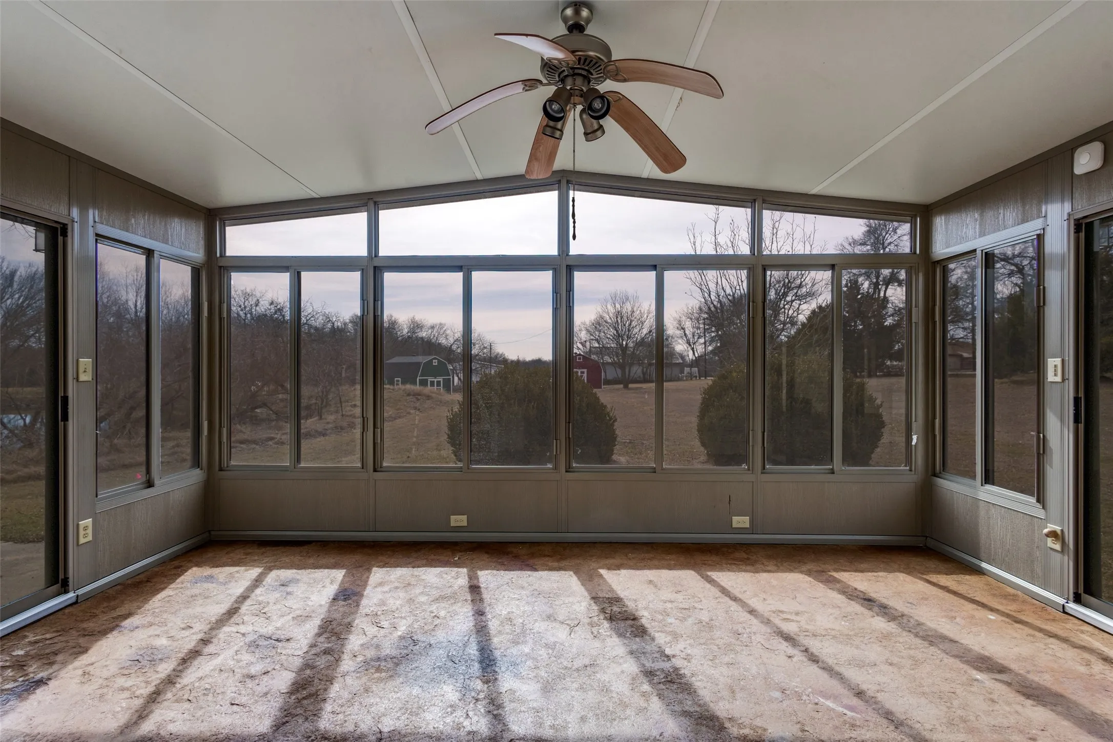 Single Family Residence For Sale in Collin County , 105 Settlers Bend, Lowry Crossing, Texas 75069, 3 Bedroom, 2 Bathroom, Garage spaces, 2,120 Sqft, built in 1984, mls#21173132, Real Estate Agent in Lowry Crossing, Homes For Sale in Collin county, Homes For Sale in Lowry Crossing, Realtor in Lowry Crossing Texas, Real Estate Brokerage Independent Realty Texas, Luminita Cordes Realtor