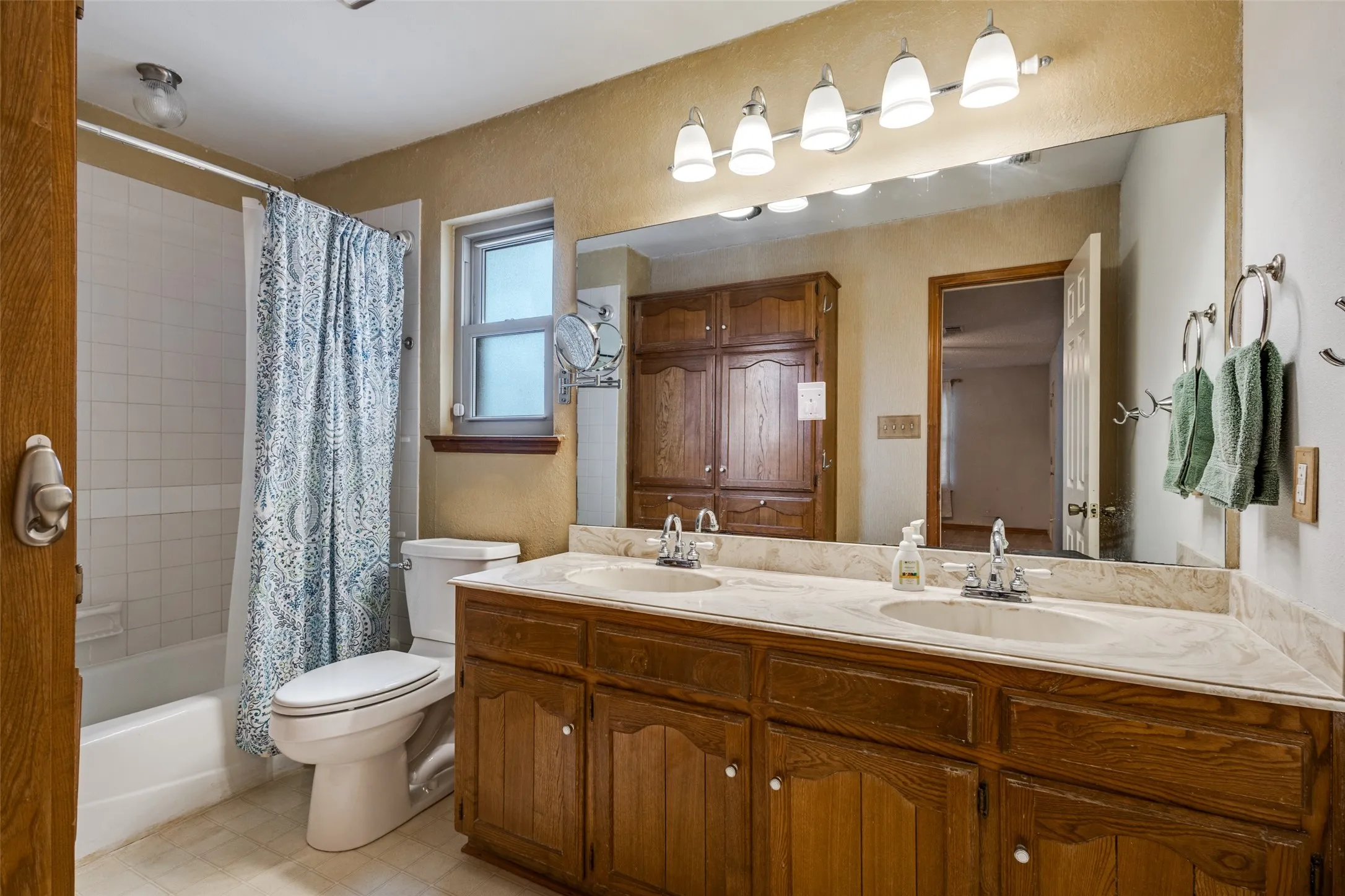Single Family Residence For Sale in Collin County , 105 Settlers Bend, Lowry Crossing, Texas 75069, 3 Bedroom, 2 Bathroom, Garage spaces, 2,120 Sqft, built in 1984, mls#21173132, Real Estate Agent in Lowry Crossing, Homes For Sale in Collin county, Homes For Sale in Lowry Crossing, Realtor in Lowry Crossing Texas, Real Estate Brokerage Independent Realty Texas, Luminita Cordes Realtor