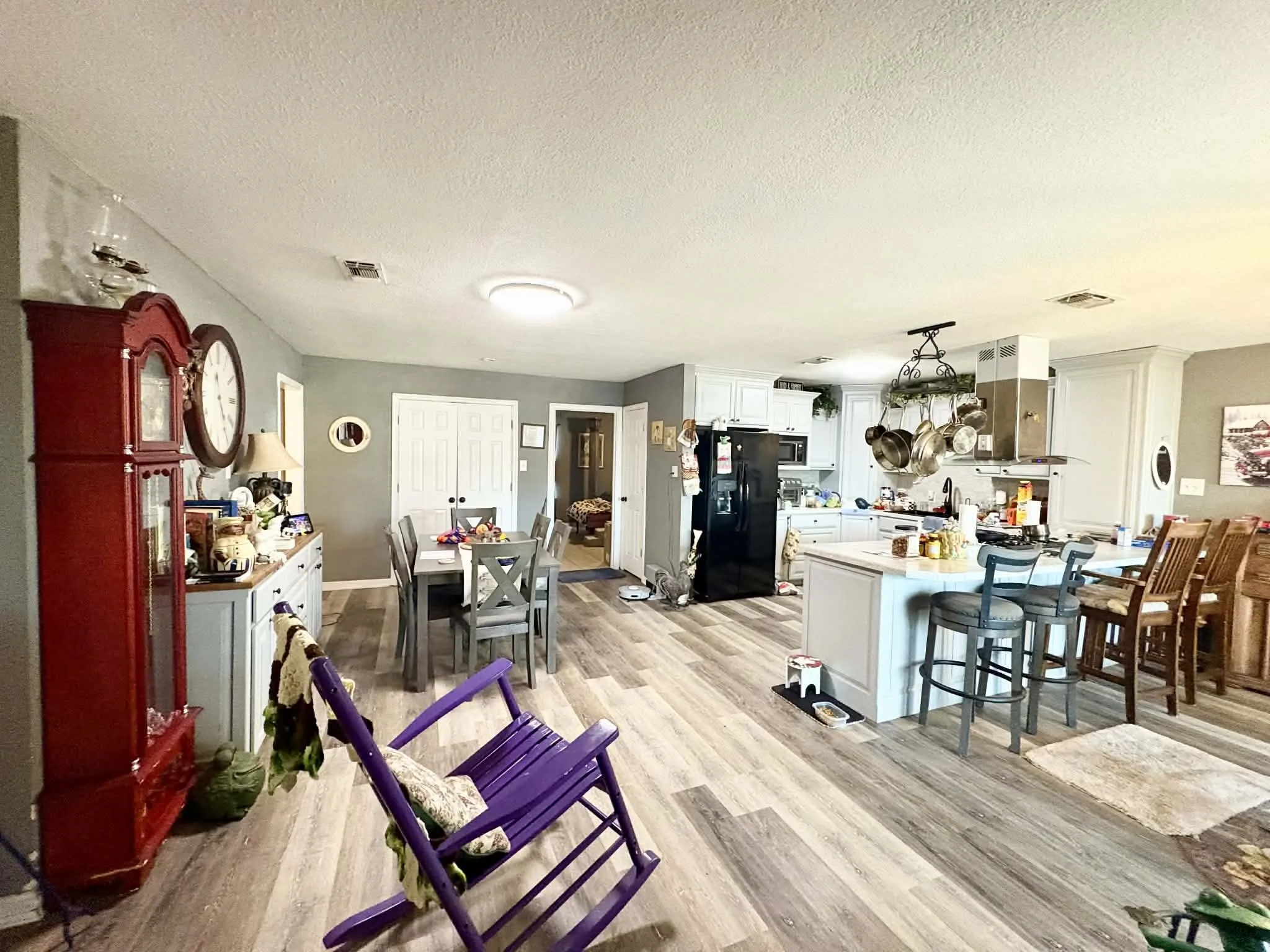 Single Family Residence For Sale in Fannin County , 636 County Road 1535, Bonham, Texas 75418, 3 Bedroom, 3 Bathroom, 1 Garage spaces, 2,988 Sqft, built in 1980, mls#21174686, Real Estate Agent in Bonham, Homes For Sale in Fannin county, Homes For Sale in Bonham, Realtor in Bonham Texas, Real Estate Brokerage Independent Realty Texas, Luminita Cordes Realtor