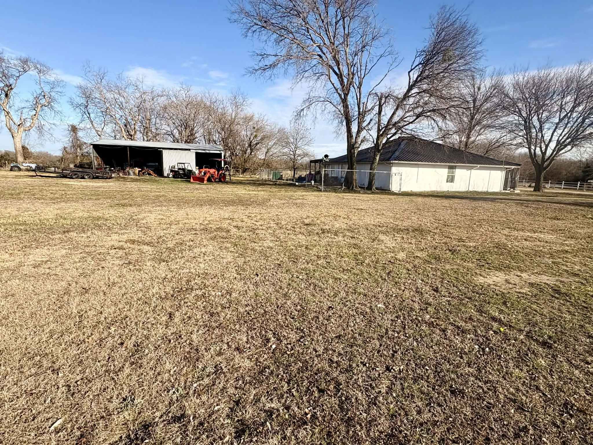 Single Family Residence For Sale in Fannin County , 636 County Road 1535, Bonham, Texas 75418, 3 Bedroom, 3 Bathroom, 1 Garage spaces, 2,988 Sqft, built in 1980, mls#21174686, Real Estate Agent in Bonham, Homes For Sale in Fannin county, Homes For Sale in Bonham, Realtor in Bonham Texas, Real Estate Brokerage Independent Realty Texas, Luminita Cordes Realtor